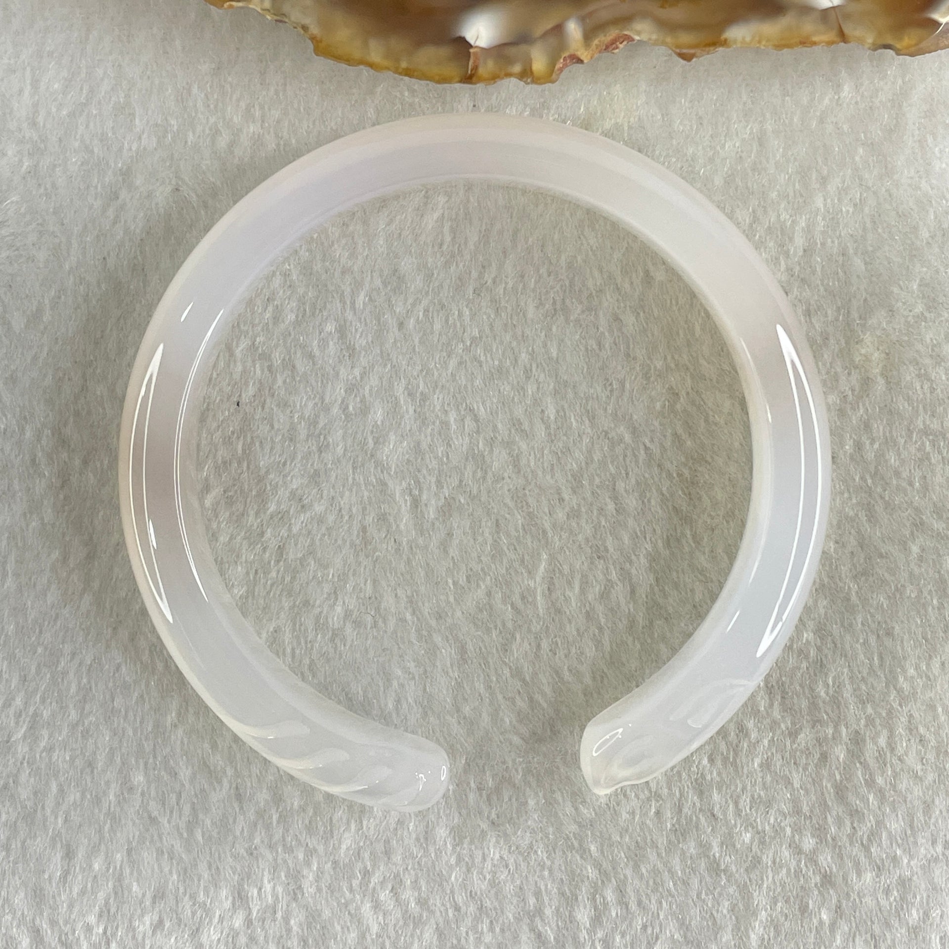 Natural Pinky Agate Fox Bange Internal Dimeter 56.4mm 27.67g 10.2 by 6.9mm - Huangs Jadeite and Jewelry Pte Ltd