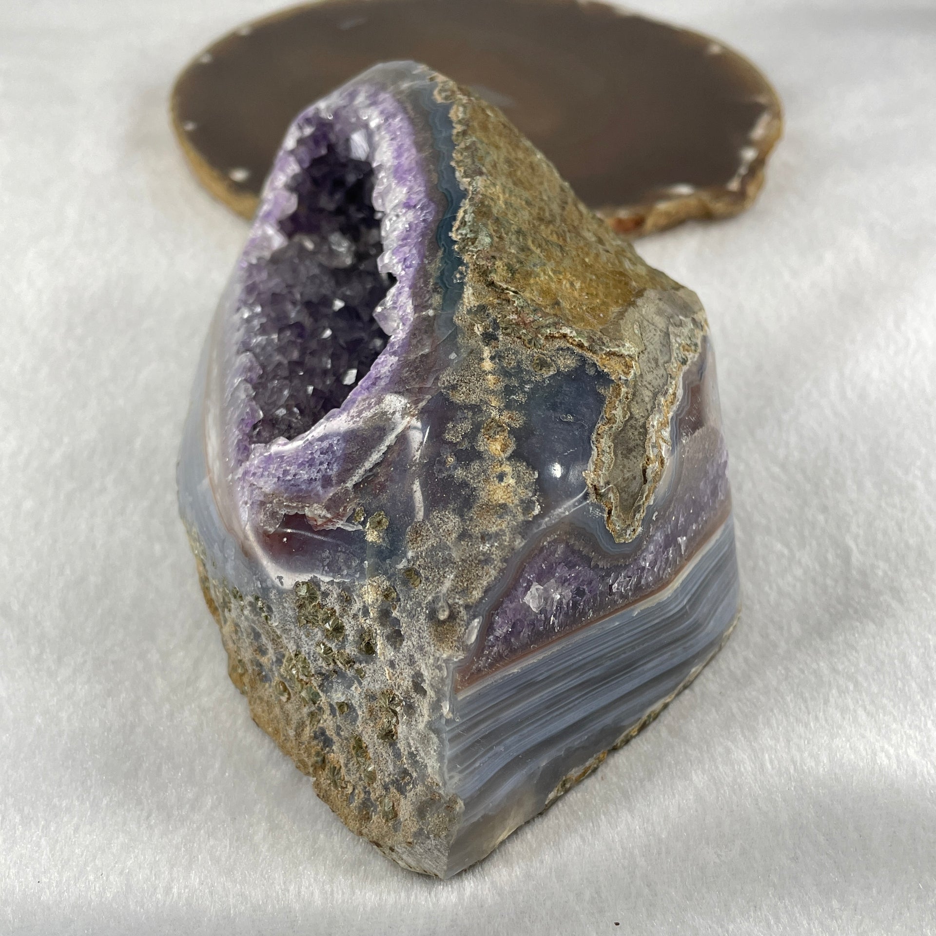 Natural Amethyst Rough Irregular Shaped Display 956.1g 160.0 by 92.2 by 76.0mm - Huangs Jadeite and Jewelry Pte Ltd