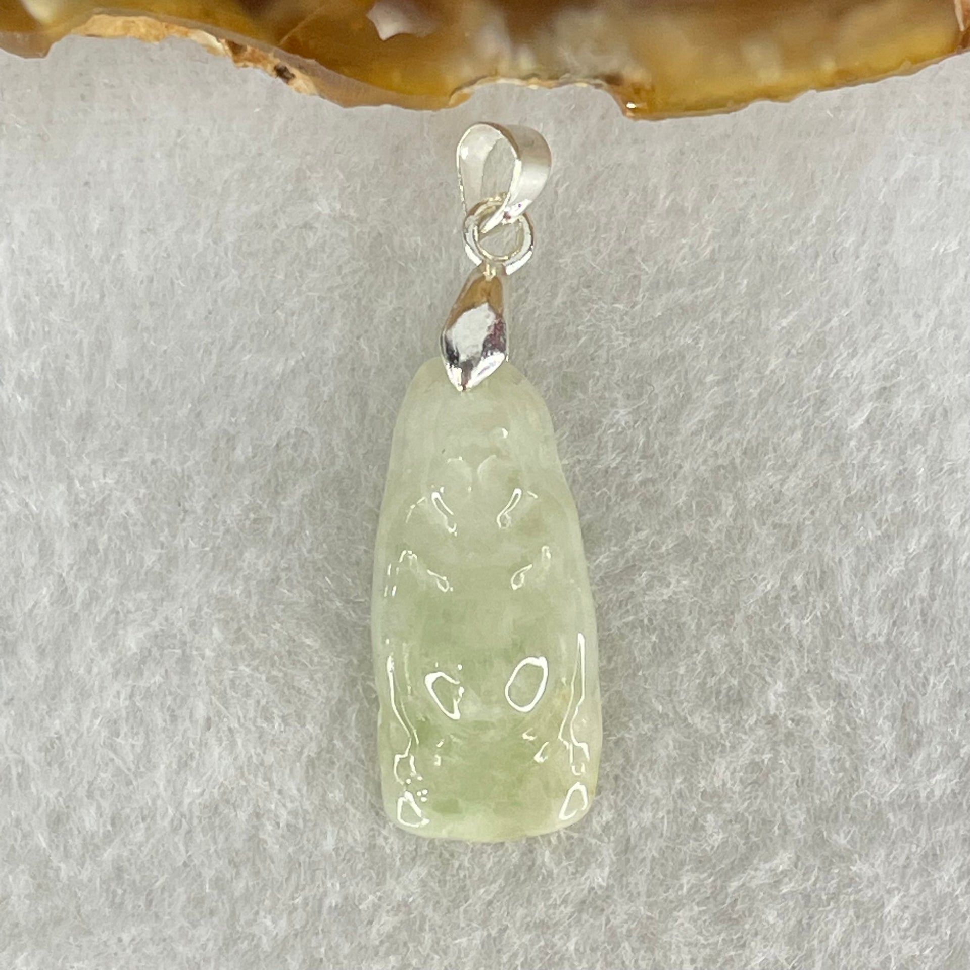 Type A Light Green Jadeite Hulu Pendant 2.45g 24.3 by 11.1 by 4.8mm - Huangs Jadeite and Jewelry Pte Ltd