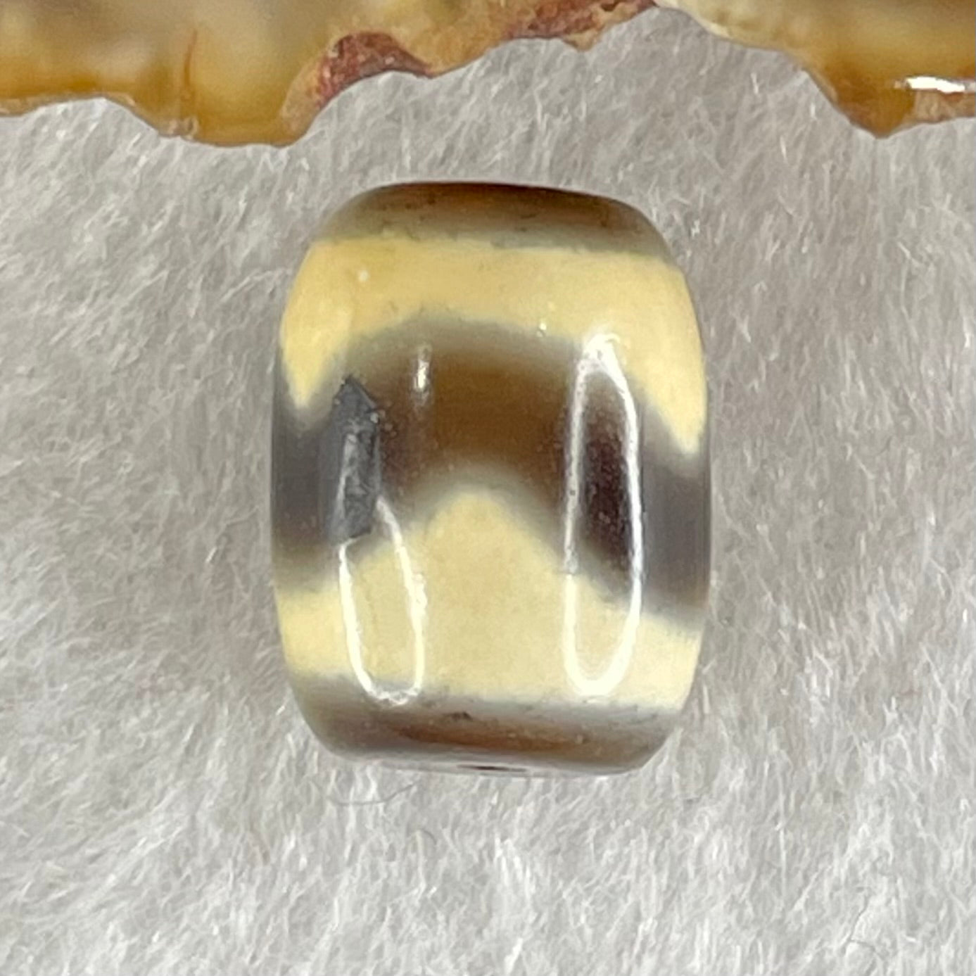Natural Powerful Tibetan Old Oily Agate Tiger Tooth Daluo Dzi Bead Heavenly Master (Tian Zhu) 虎呀天诛 2.30g 13.1 by 10.1mm - Huangs Jadeite and Jewelry Pte Ltd