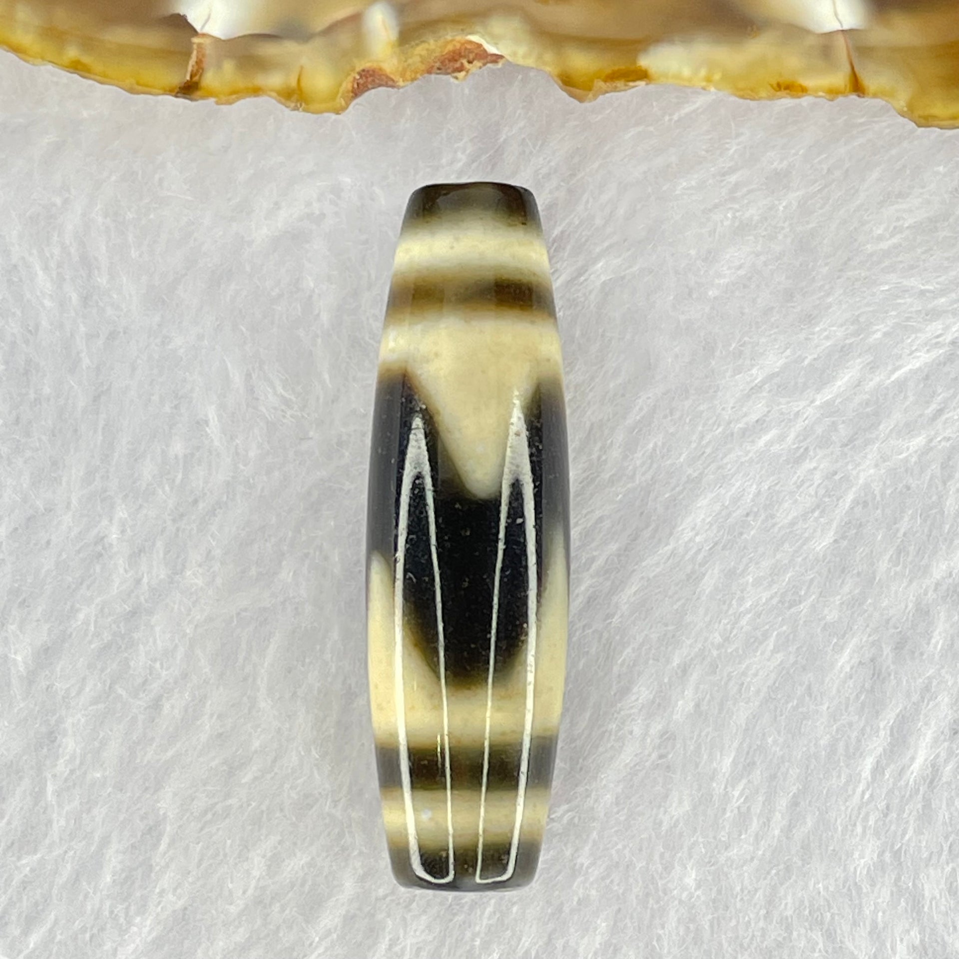 Natural Powerful Tibetan Old Oily Agate Tiger Tooth Daluo Dzi Bead Heavenly Master (Tian Zhu) 7.47g 38.9 by 11.3mm - Huangs Jadeite and Jewelry Pte Ltd
