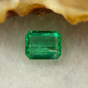 Natural Colombia Green Emerald (Beryl) Cut-Cornered Rectangular step cut 1.07ct 7.1 by 5.7 by 3.1mm - Huangs Jadeite and Jewelry Pte Ltd