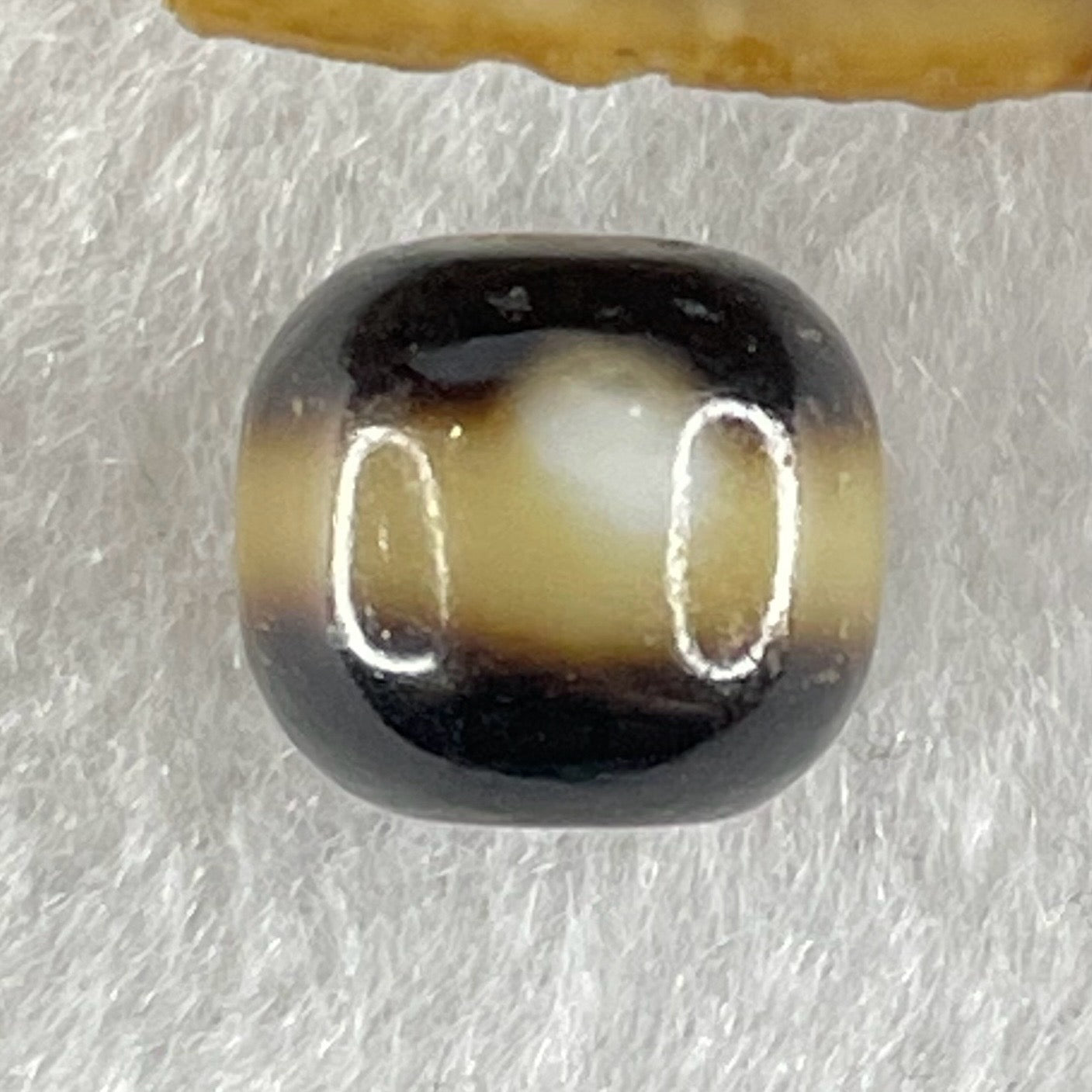 Natural Powerful Tibetan Old Oily Agate 1 Line Dzi Bead Heavenly Master (Tian Zhu) 1.87g 9.9 by 11.0mm - Huangs Jadeite and Jewelry Pte Ltd