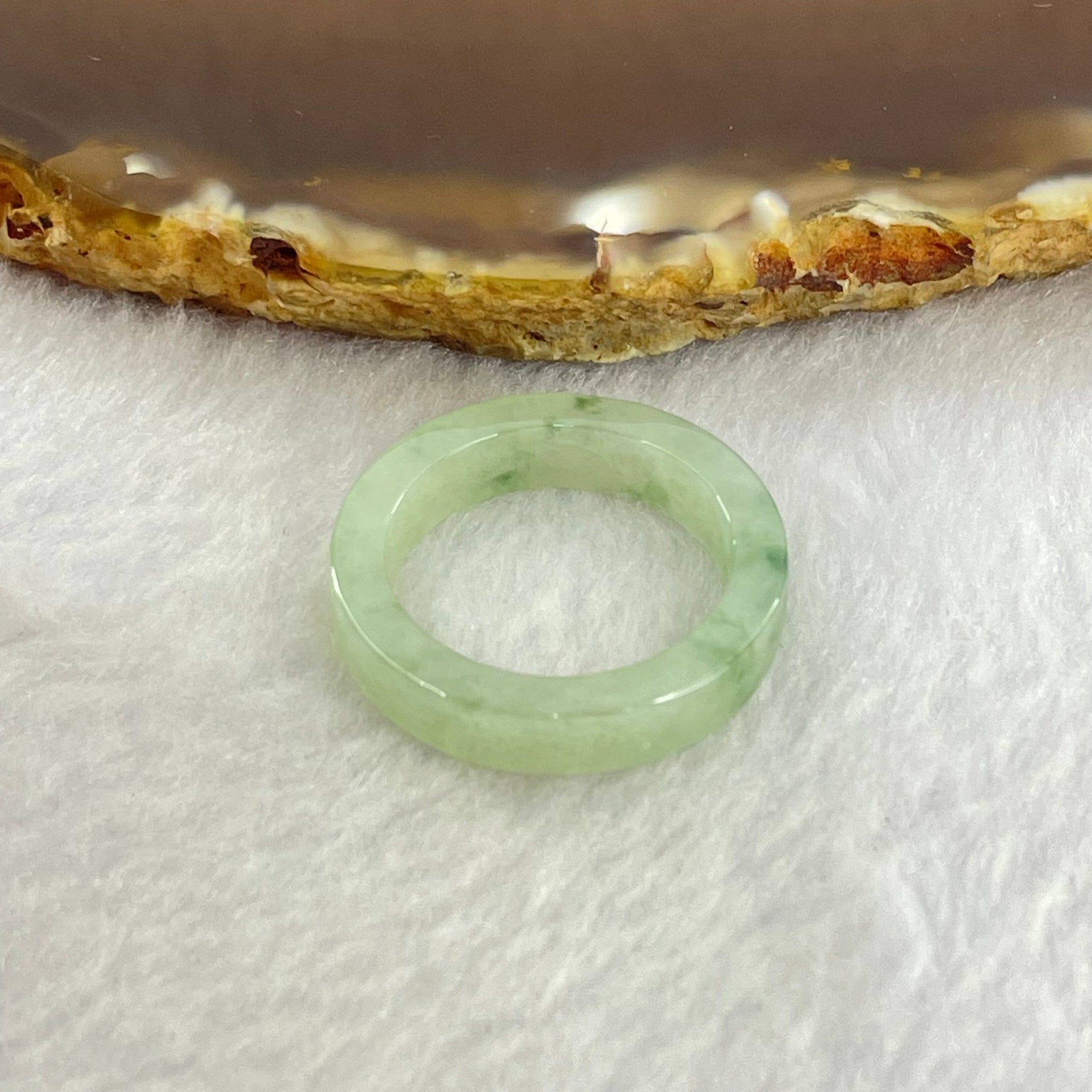 Type A Green Piao Hua Jadeite Ring 3.21g 4.7 by 3.6mm US8 HK17.5 - Huangs Jadeite and Jewelry Pte Ltd