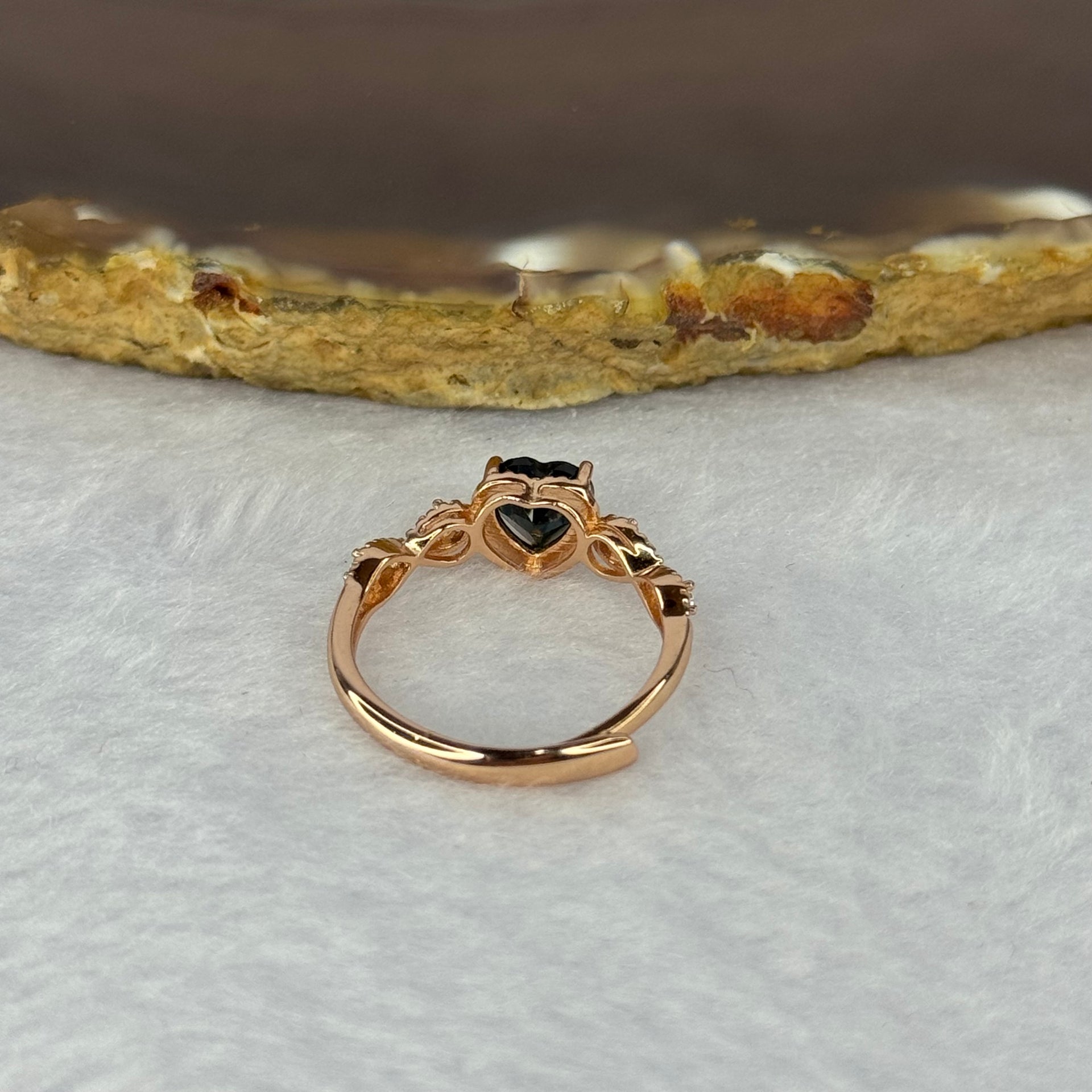 Natural Blue Sapphire in 925 Sliver Rose Gold Color Ring (Adjustable Size) 1.71g 6.2 by 5.1 by 3.8mm - Huangs Jadeite and Jewelry Pte Ltd