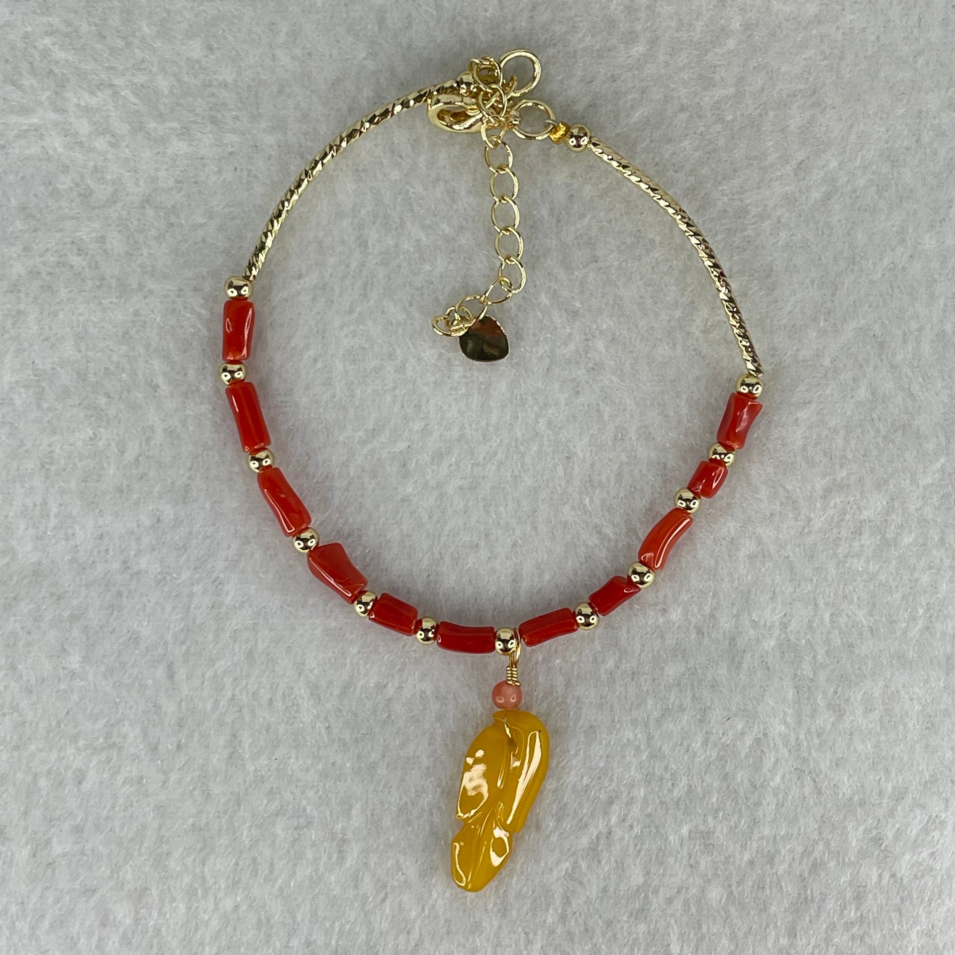 Natural Red Coral with Natural Butterscotch Amber Leaf Charm in Gold Color Bracelet 3.64g 6.5 by 2.7mm 11pcs - Huangs Jadeite and Jewelry Pte Ltd