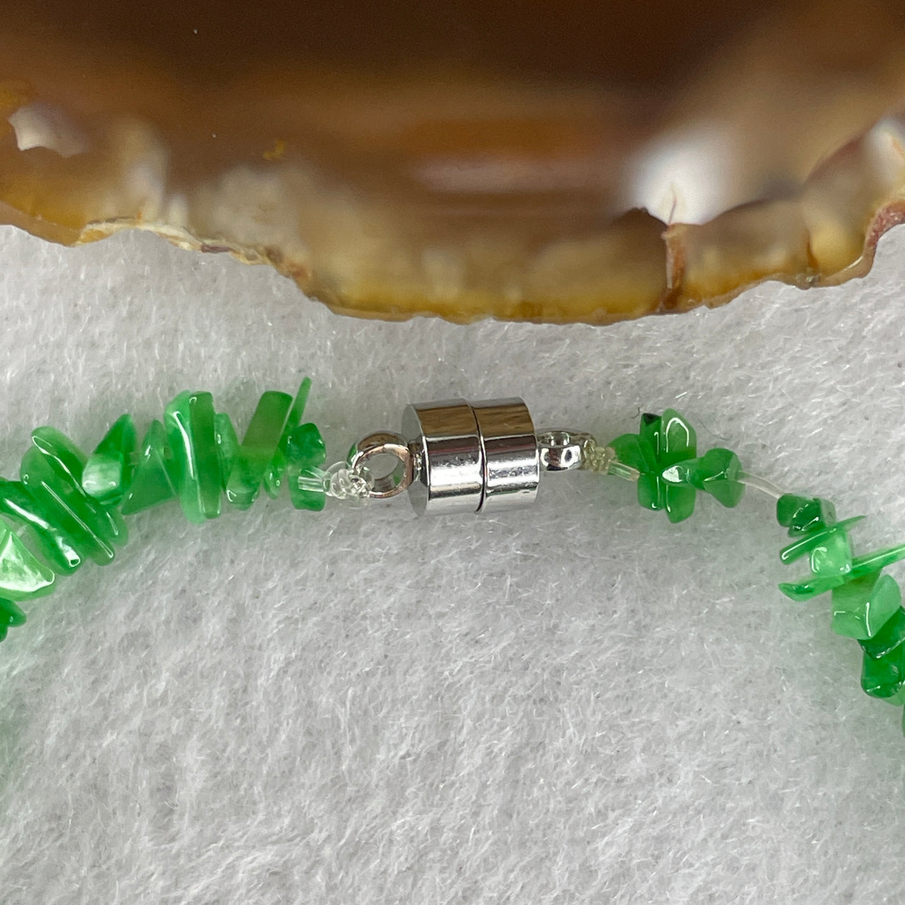 Certified Type A Full Spicy Green Jadeite Fragment Bracelet | 6.3mm Natural Chips with Magnetic Clasp (4.93g, 16.5cm)