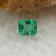 Natural Colombia Vivid Green Emerald (Beryl) Cut-Cornered Rectangular Step cut 0.47ct 4.8 by 4.1 by 3.1mm - Huangs Jadeite and Jewelry Pte Ltd