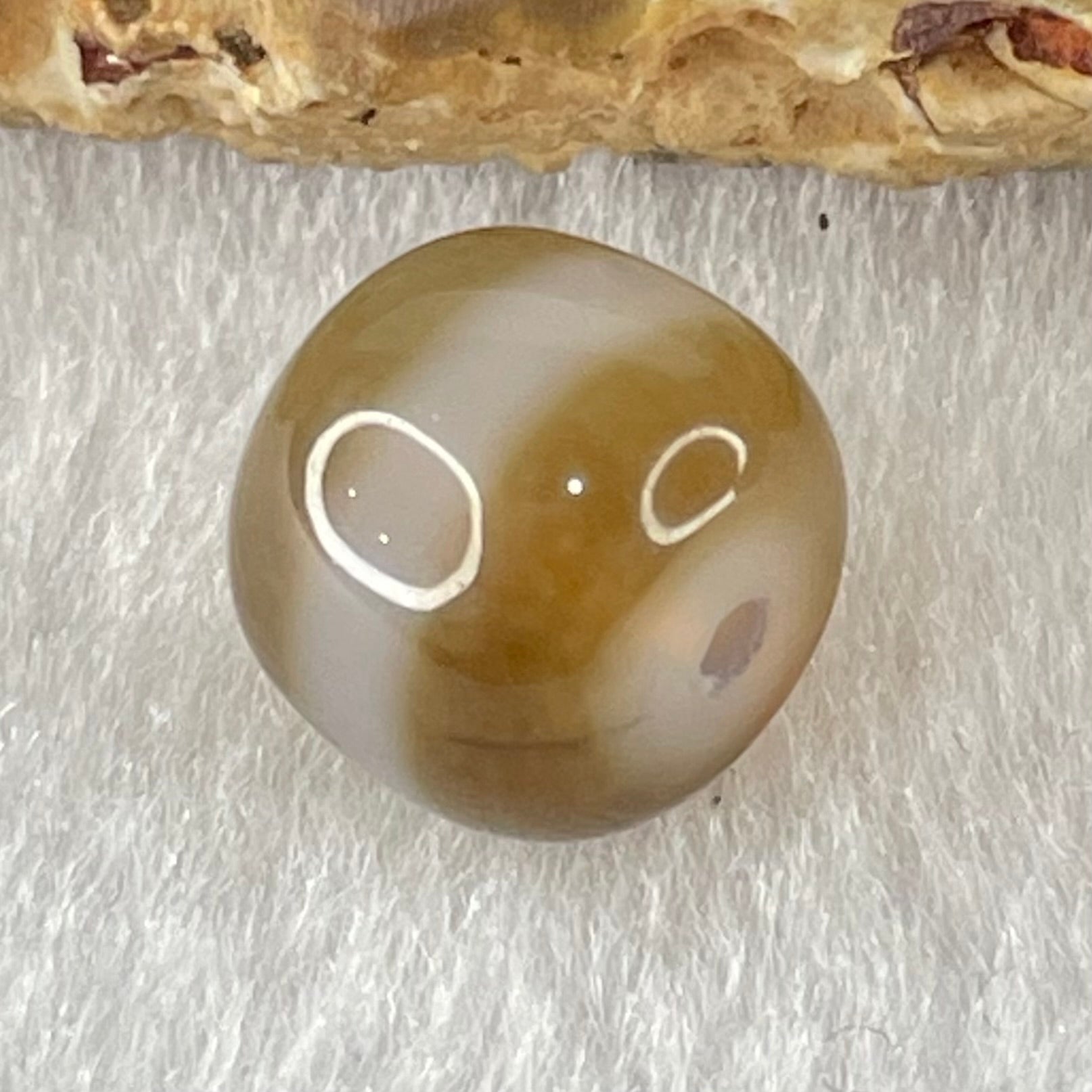 Natural Powerful Tibetan Old Oily Agate 1 Line Dzi Bead Heavenly Master (Tian Zhu) 1.94g 9.6 by 11.2mm - Huangs Jadeite and Jewelry Pte Ltd