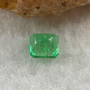 Natural Colombia Vivid Green Emerald (Beryl) Cut-Cornered Rectangular Step cut 0.42ct 4.6 by 4.1 by 3.0mm - Huangs Jadeite and Jewelry Pte Ltd