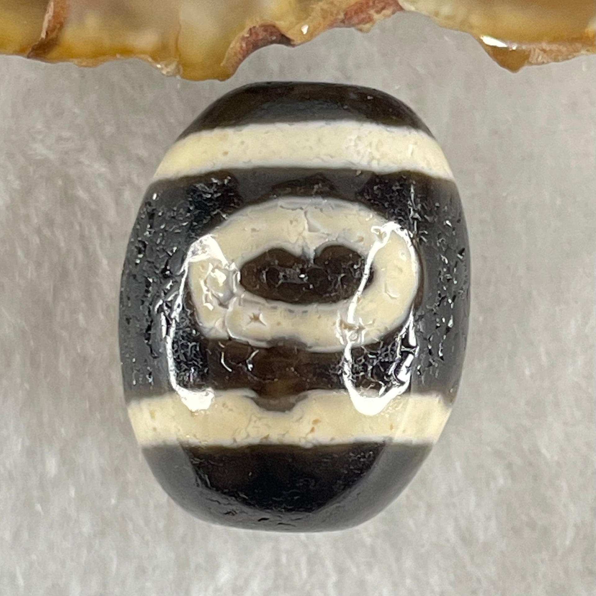Natural Powerful Tibetan Old Oily Agate Sky Door Serenity 1 Eye Dzi Bead Heavenly Master (Tian Zhu) 一眼天诛 7.89g 20.6 by 16.4mm - Huangs Jadeite and Jewelry Pte Ltd