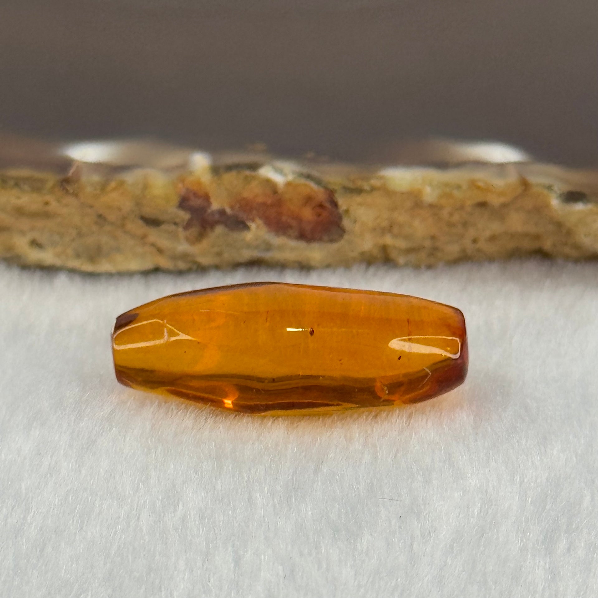 Natural Amber for Setting 1.71g 26.9 by 10.9 by 9.6mm - Huangs Jadeite and Jewelry Pte Ltd