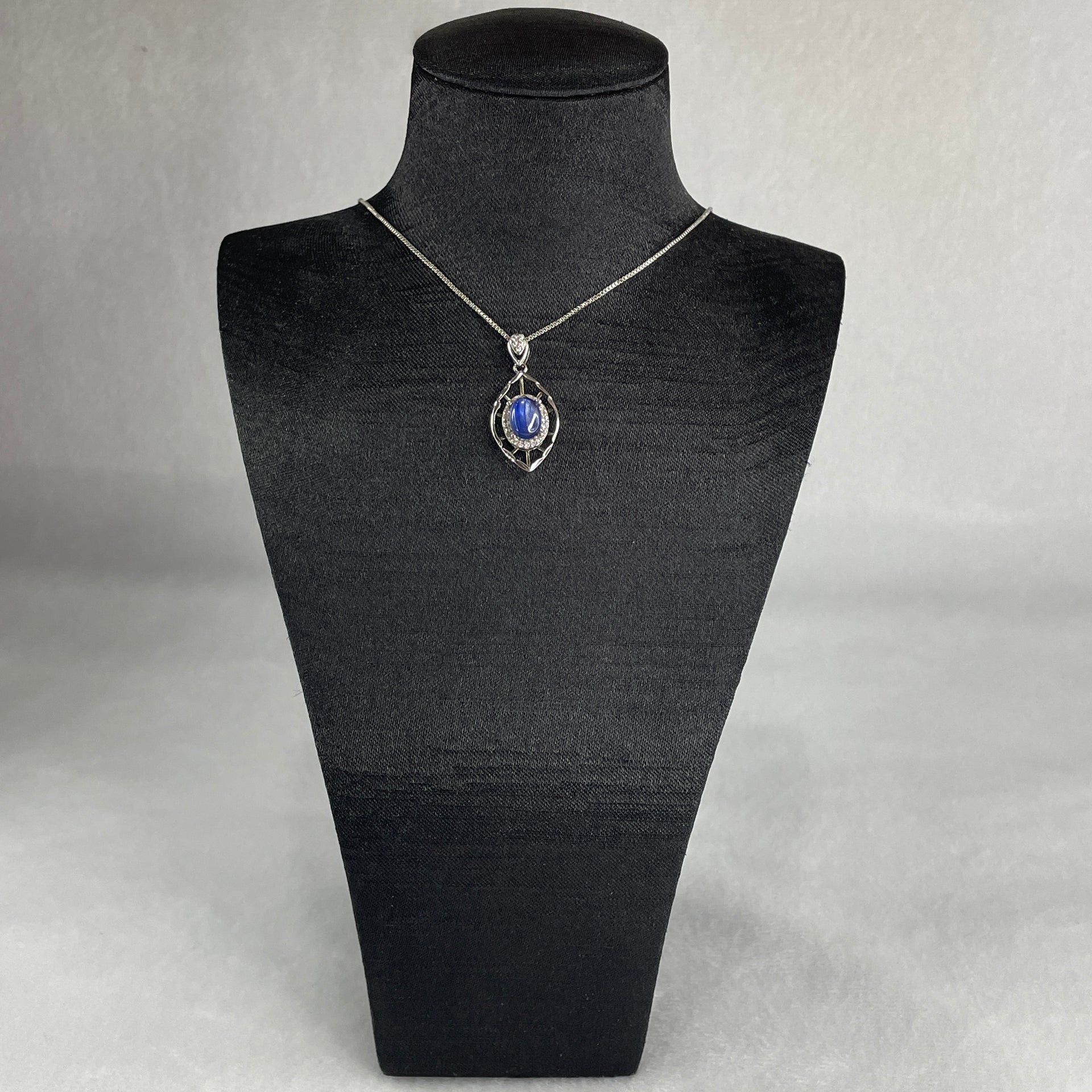 Natural Blue Kyanite Bead Necklace 3.70g 44cm 8.0 by 6.0 by 4.0mm - Huangs Jadeite and Jewelry Pte Ltd