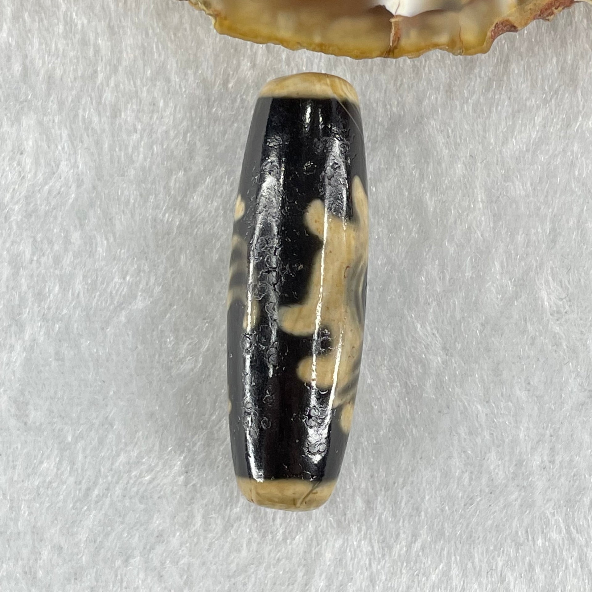Natural Powerful Tibetan Old Oily Agate Phoenix Dzi Bead Heavenly Master (Tian Zhu) 凤凰天珠 9.57g 39.0 by 12.6mm - Huangs Jadeite and Jewelry Pte Ltd