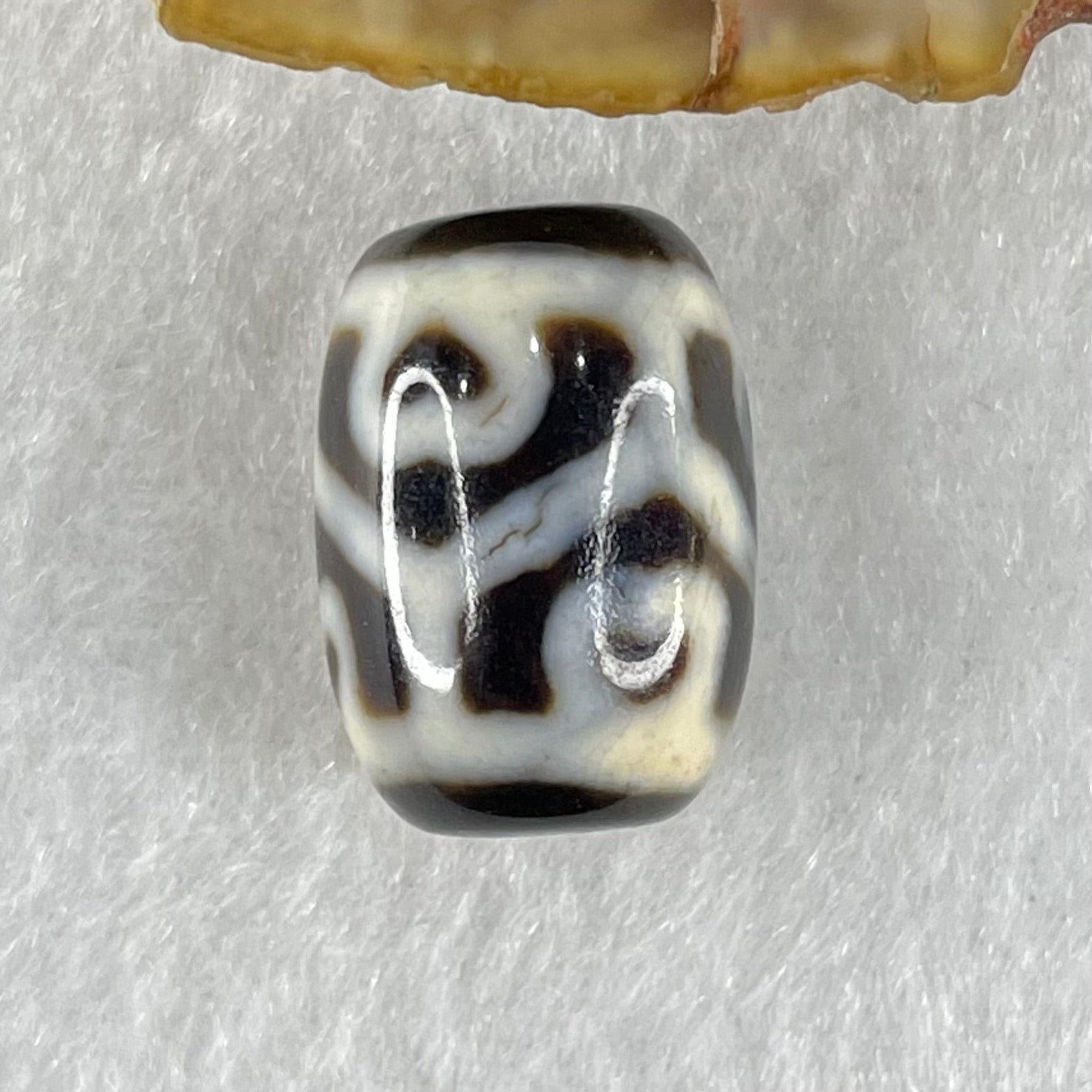 Natural Powerful Tibetan Old Oily Agate 6 Hearts Tortoise Shell Dzi Bead Heavenly Master (Tian Zhu) 六心龟壳天珠 4.95g 18.1 by 12.9mm - Huangs Jadeite and Jewelry Pte Ltd