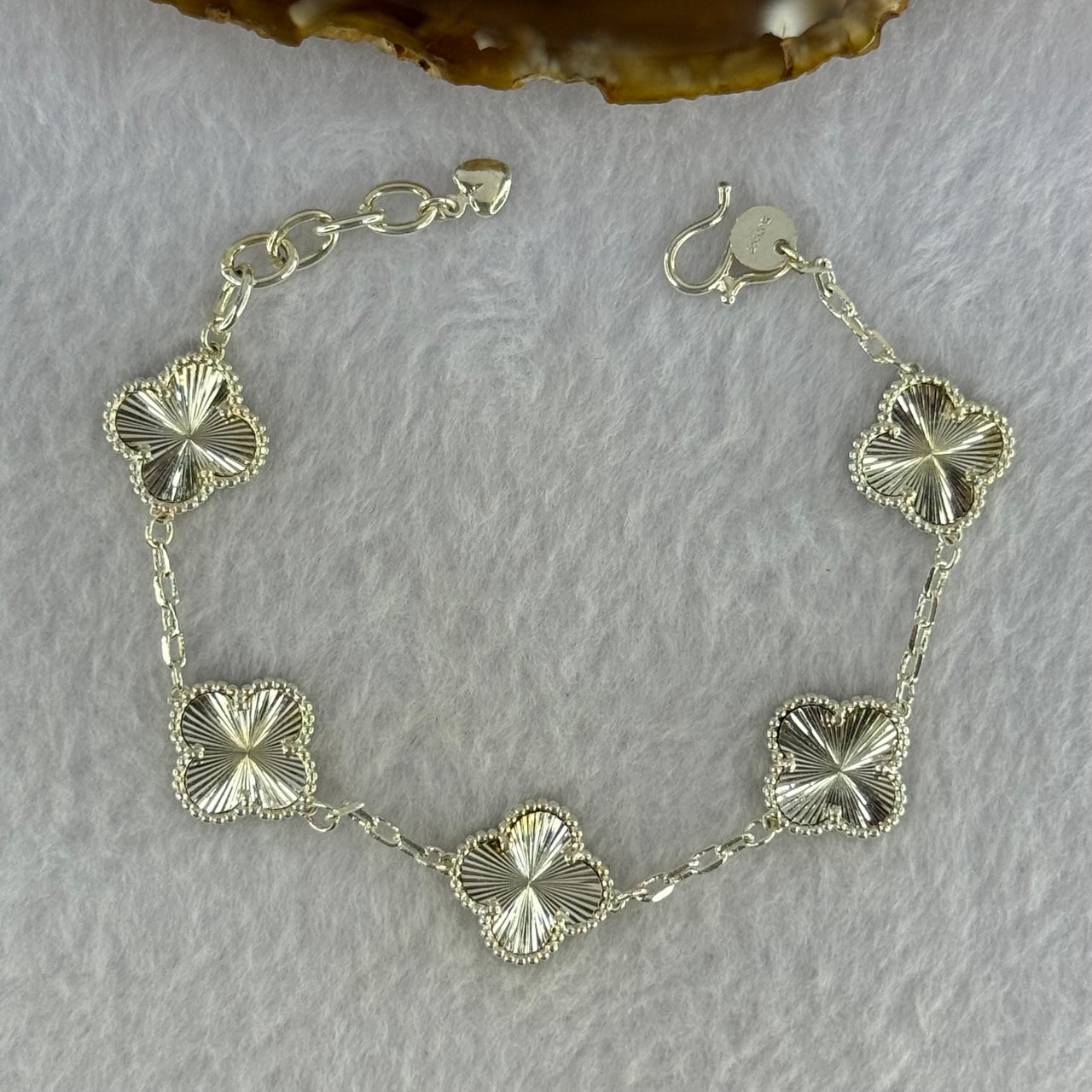 S9999 Sliver Clover Bracelet 13.37g 13.1 by 3.0mm 5pcs - Huangs Jadeite and Jewelry Pte Ltd