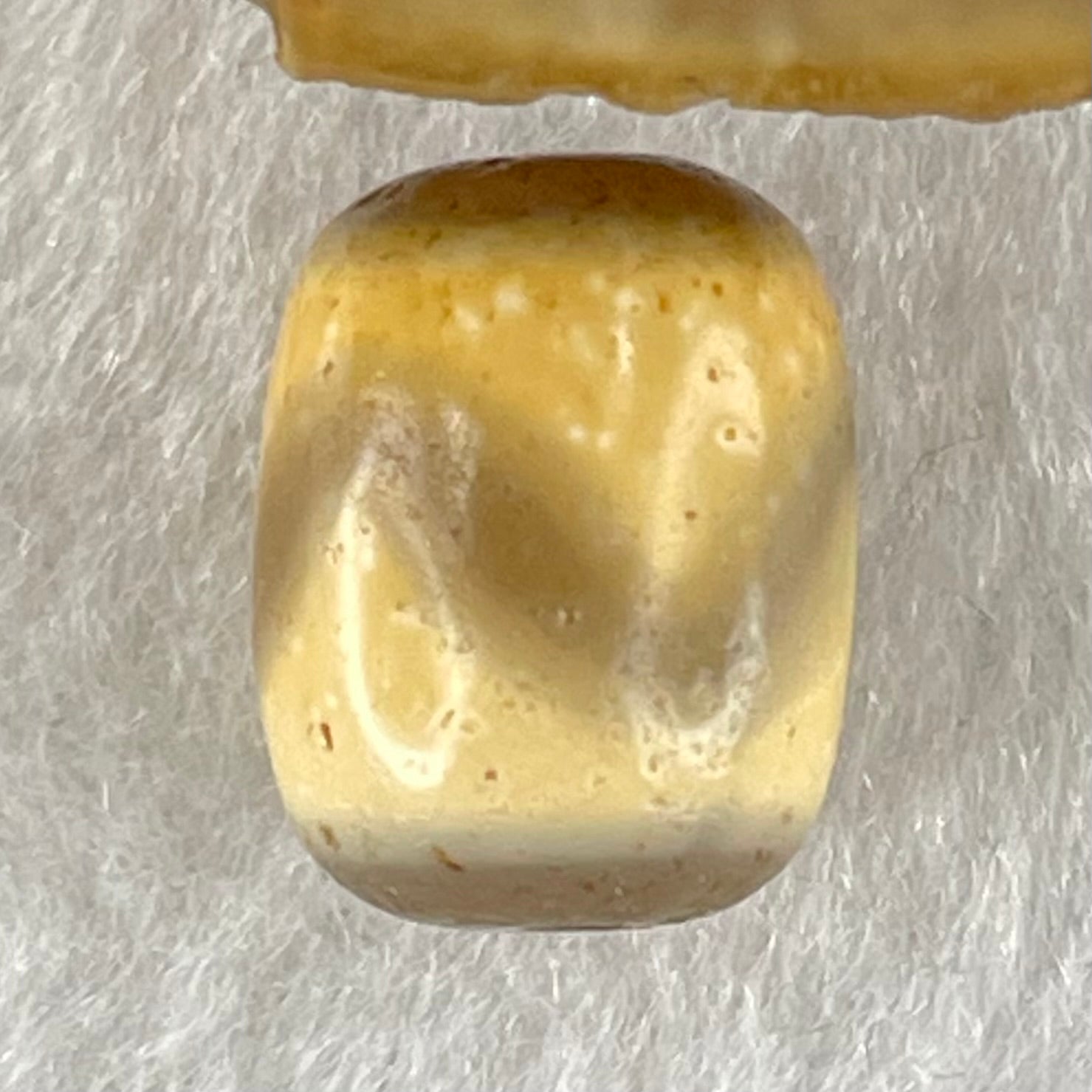 Natural Powerful Tibetan Old Oily Agate Tiger Tooth Daluo Dzi Bead Heavenly Master (Tian Zhu) 虎呀天诛 2.79g 14.1 by 11.2mm - Huangs Jadeite and Jewelry Pte Ltd