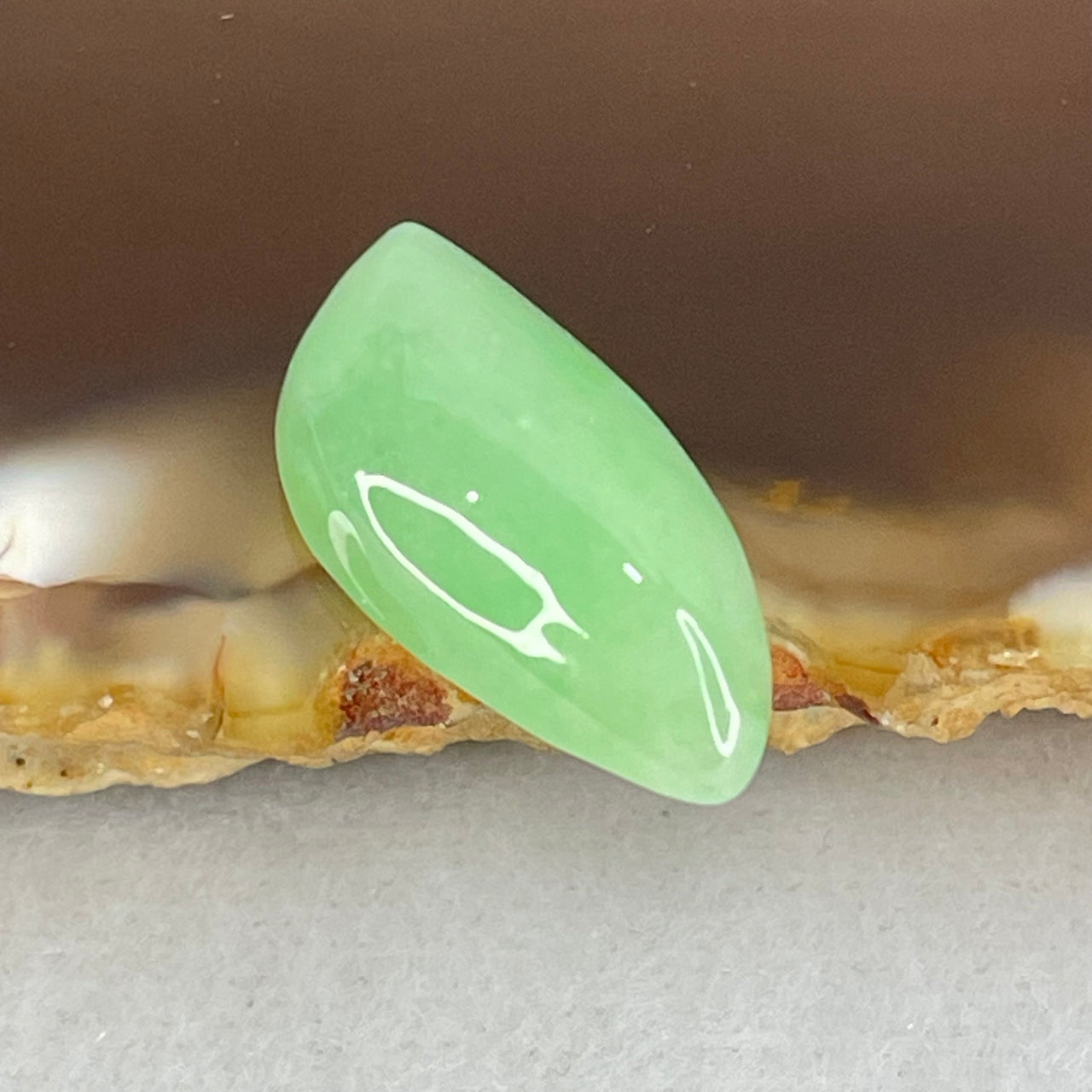 Type A Green Jadeite Stone For Setting 1.19g 16.2 by 8.3 by 5.0mm - Huangs Jadeite and Jewelry Pte Ltd