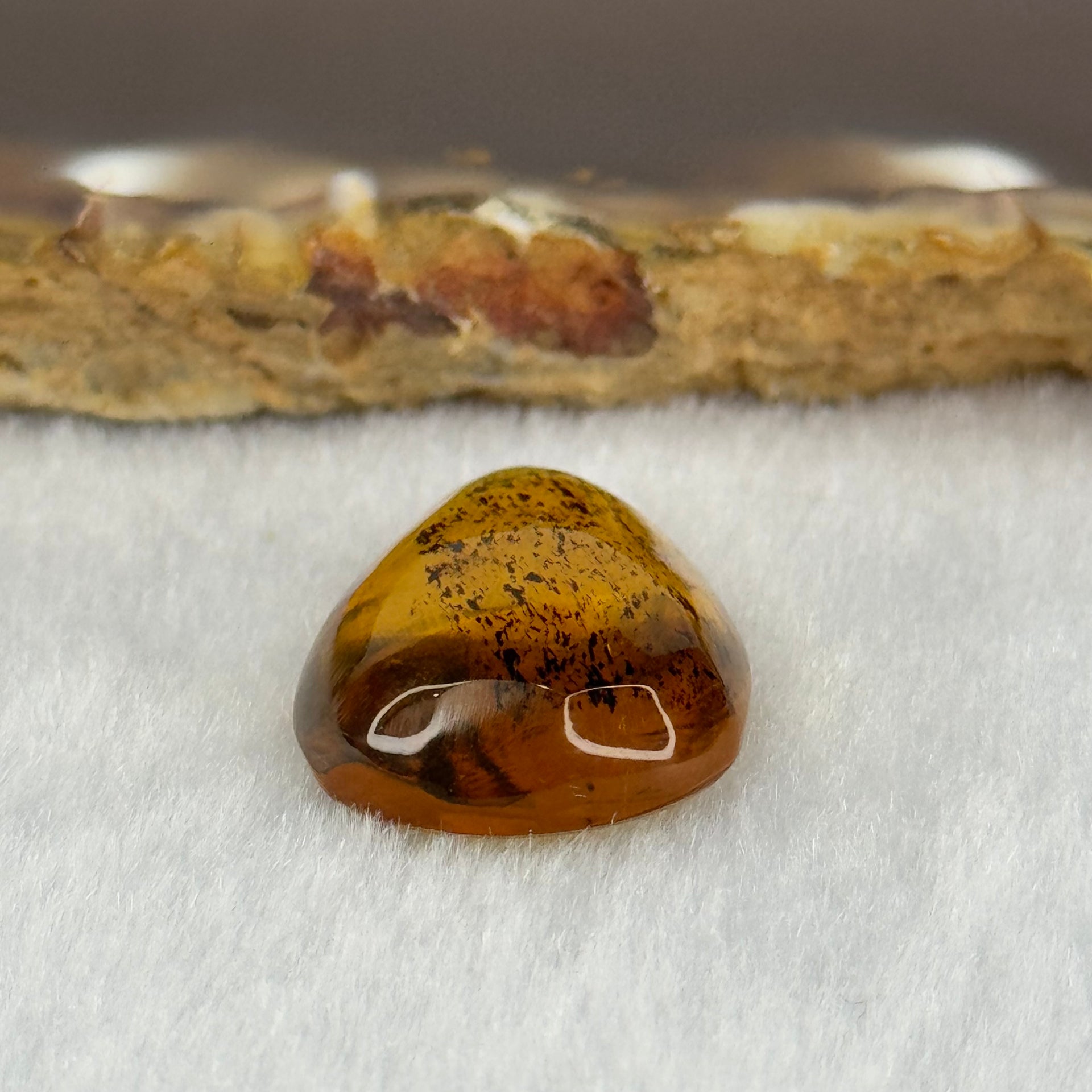 Natural Amber for Setting 1.53g 25.1 by 16.1 by 7.3mm - Huangs Jadeite and Jewelry Pte Ltd