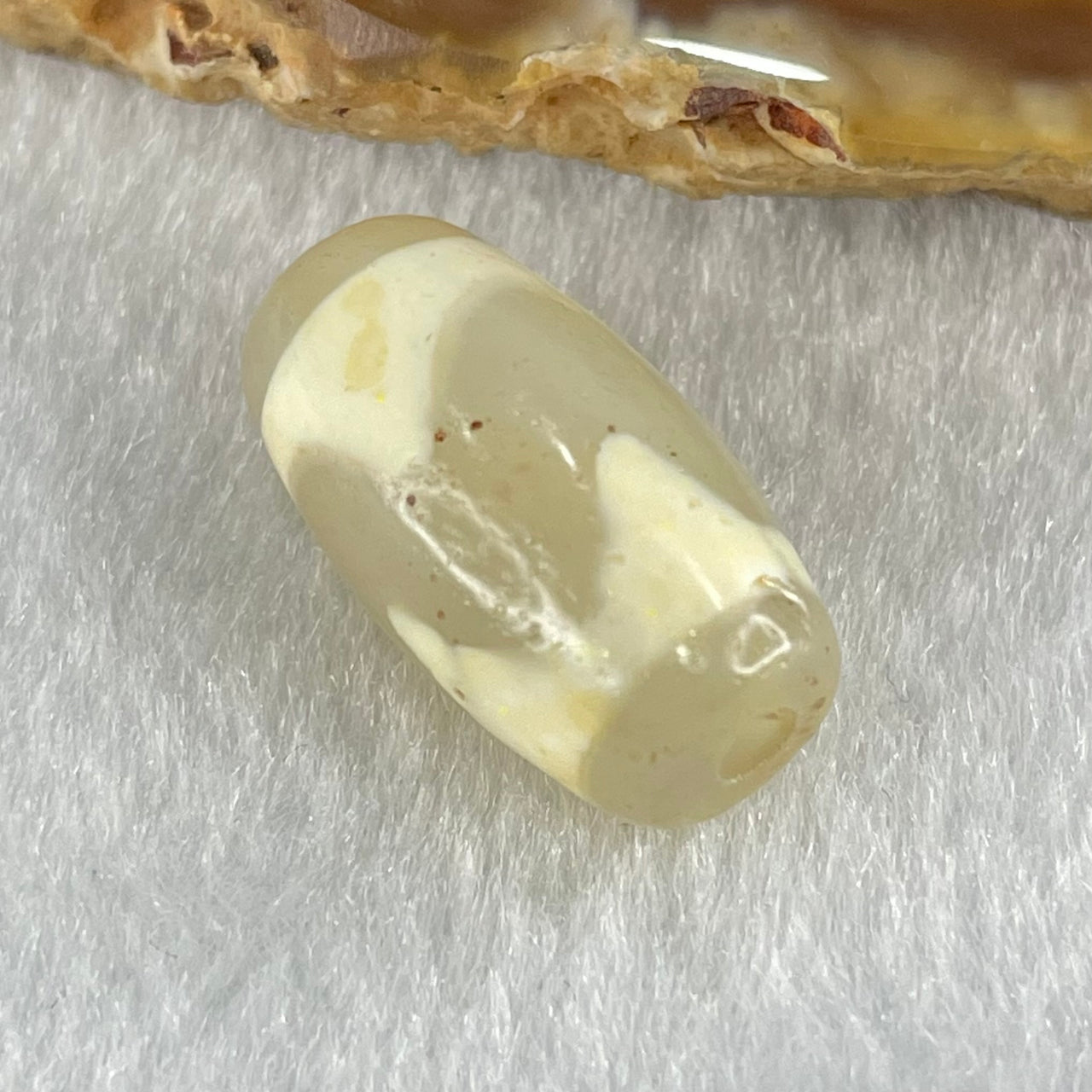 Natural Powerful Tibetan Old Oily Agate Tiger Tooth Daluo Dzi Bead Heavenly Master (Tian Zhu) 虎呀天诛 3.24g 19.5 by 10.8mm - Huangs Jadeite and Jewelry Pte Ltd