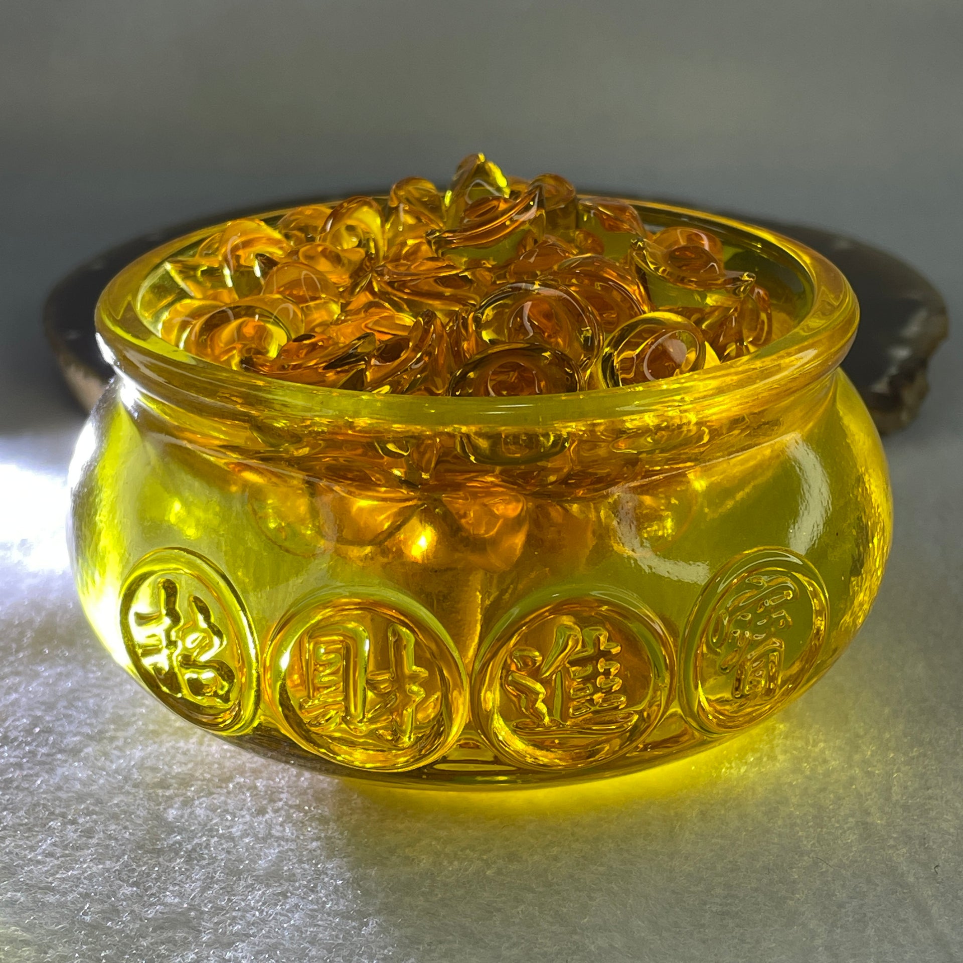 Yellow Liuli Wealth Pot with Ingot Yuan Bao Display Total Weight 648.22g 99.4 by 62.8mm - Huangs Jadeite and Jewelry Pte Ltd