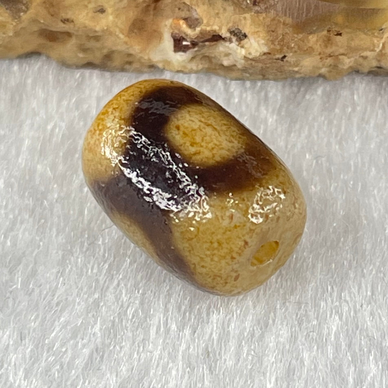 Natural Powerful Tibetan Old Oily Agate 3 Eyes Dzi Bead Heavenly Master (Tian Zhu) 三眼天诛 1.43g 12.0 by 8.6mm - Huangs Jadeite and Jewelry Pte Ltd