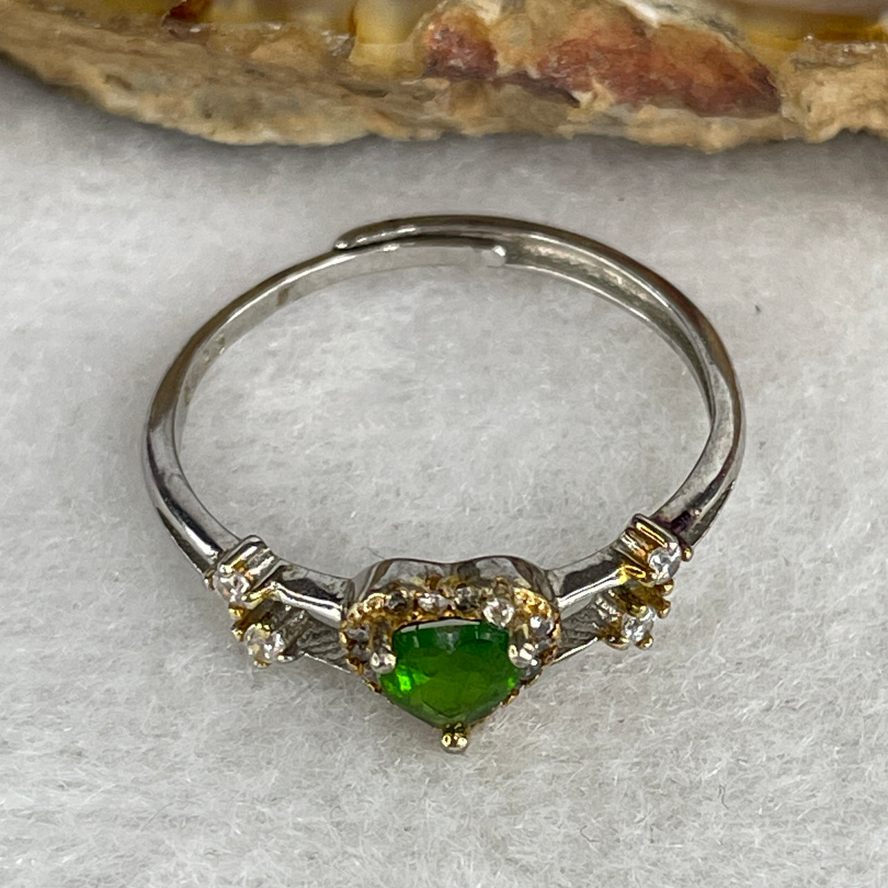 Natural Green Garnet Romantic Heart Ring | Liquid-Brilliance Faceted Tsavorite Paradigm | Solid S925 Sterling Silver Setting | Smart Adjustable Sizing (1.59g 5.3x4.3x1.5mm)