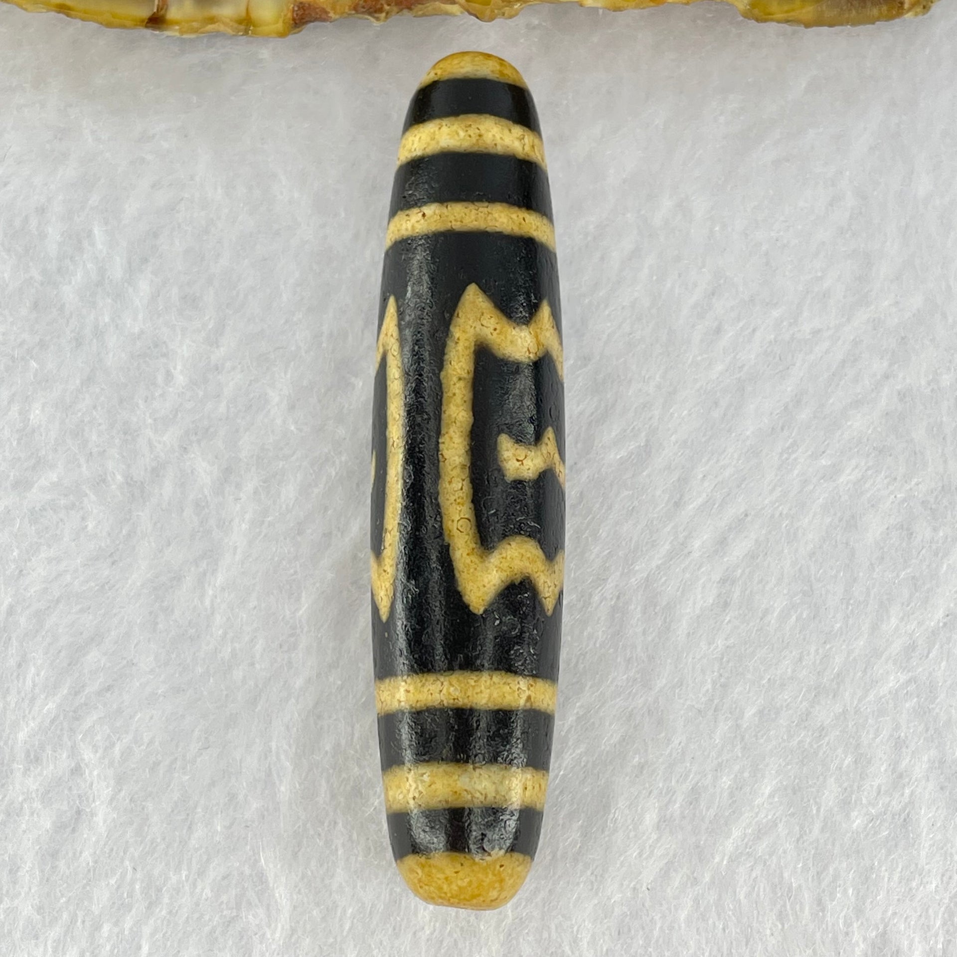 Natural Powerful Tibetan Old Oily Agate Garuda Long Dzi Bead Heavenly Master (Tian Zhu) 13.72g 56.2 by 12.7mm - Huangs Jadeite and Jewelry Pte Ltd