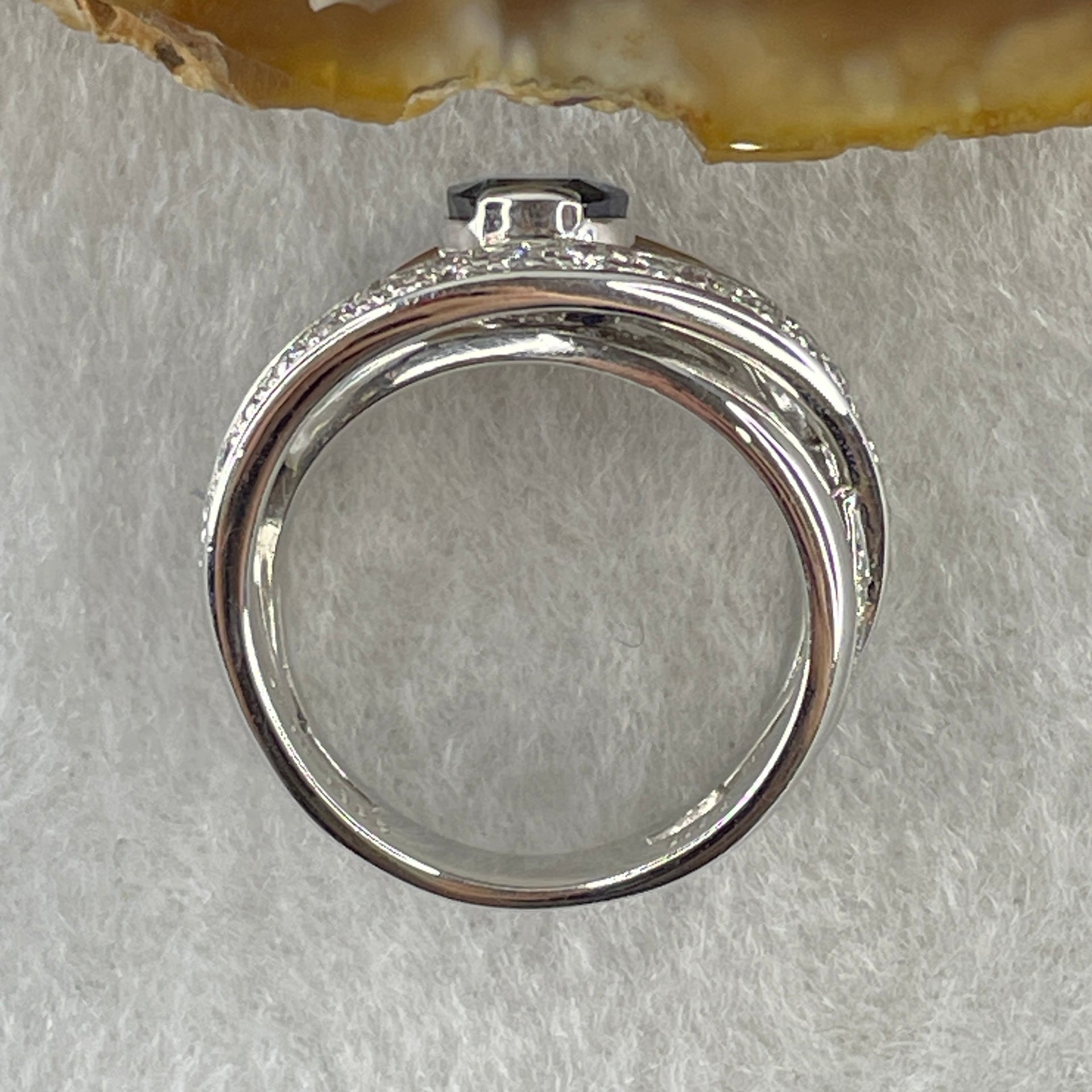 Natural Oval Blue Sapphire with Round Brilliant Cut Shape Diamonds in PT900 Platinum 15.38g Ring S2.386 with Melees D0.47 ct Total 19.93g US6.75 HK15 - Huangs Jadeite and Jewelry Pte Ltd