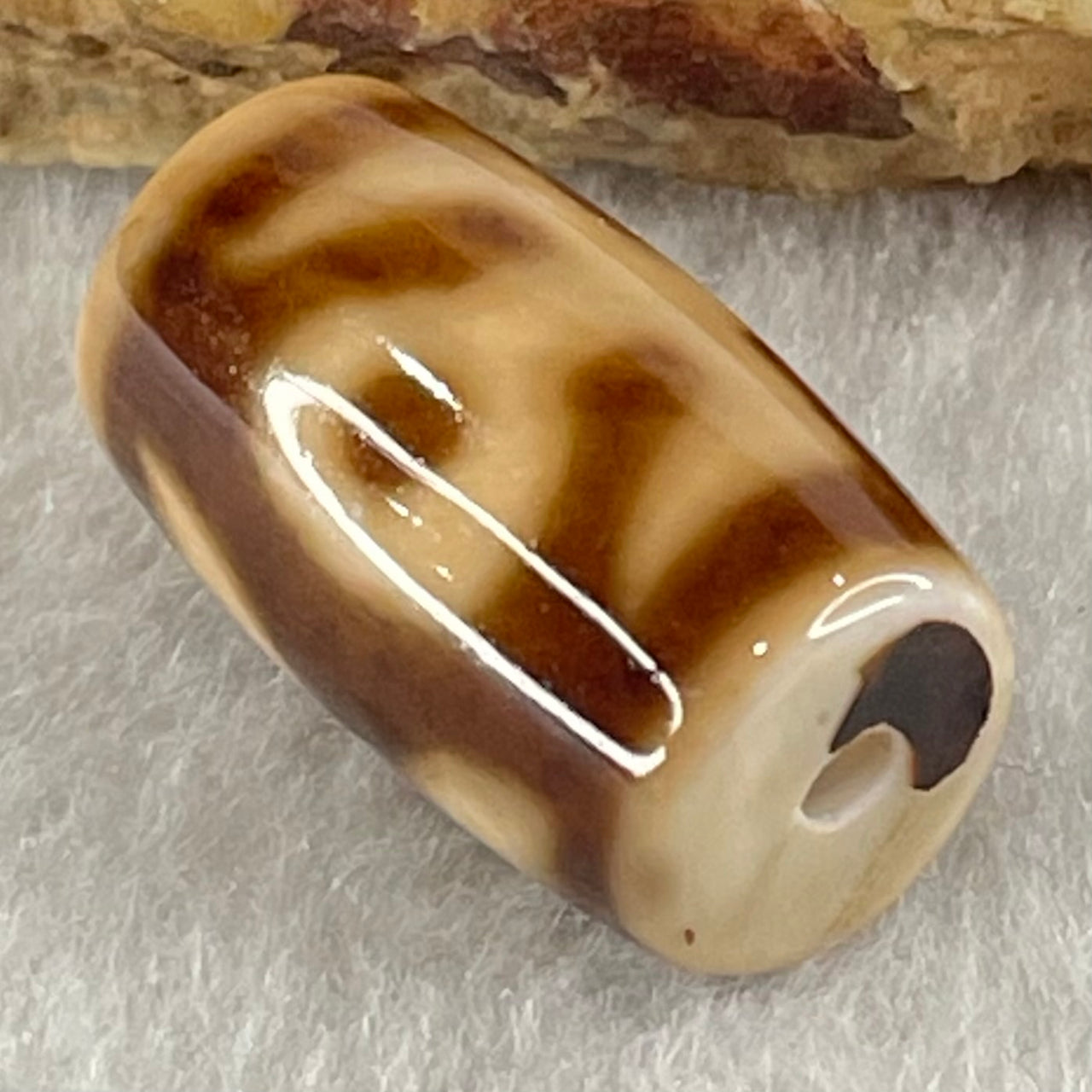 Natural Powerful Tibetan Old Oily Agate Patina Guiren Tairen Human Dzi Bead Totem Amulet Heavenly Master (Tian Zhu) 贵人天诛 4.85g 19.8 by 11.6mm - Huangs Jadeite and Jewelry Pte Ltd