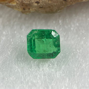 Natural Colombia Vivid Green Emerald (Beryl) Cut-Cornered Rectangular Step cut 0.48ct 4.9 by 4.5 by 3.0mm - Huangs Jadeite and Jewelry Pte Ltd