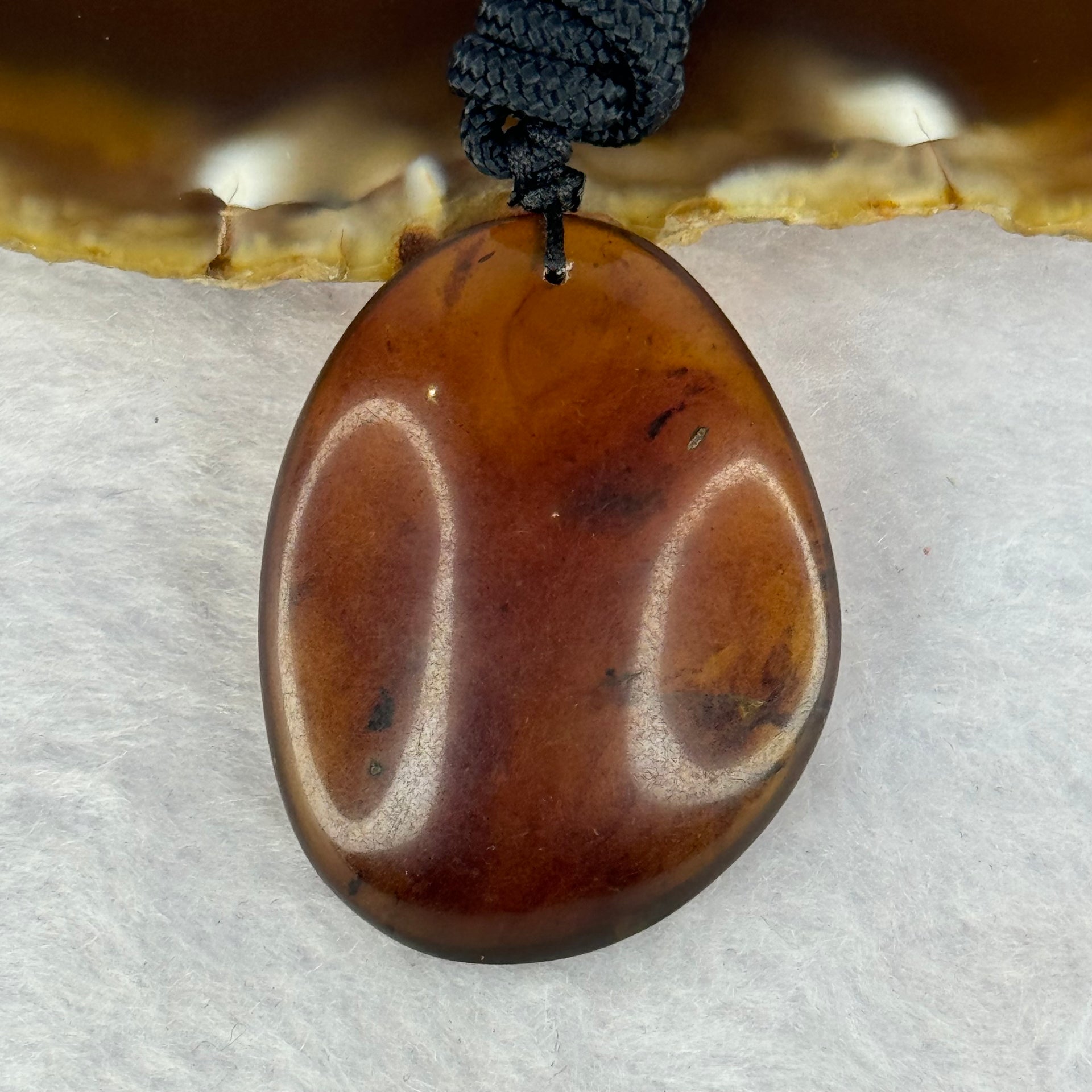 Natural Amber Pendent 天然琥珀牌 7.34g 36.1 by 28.1 by 9.2mm - Huangs Jadeite and Jewelry Pte Ltd