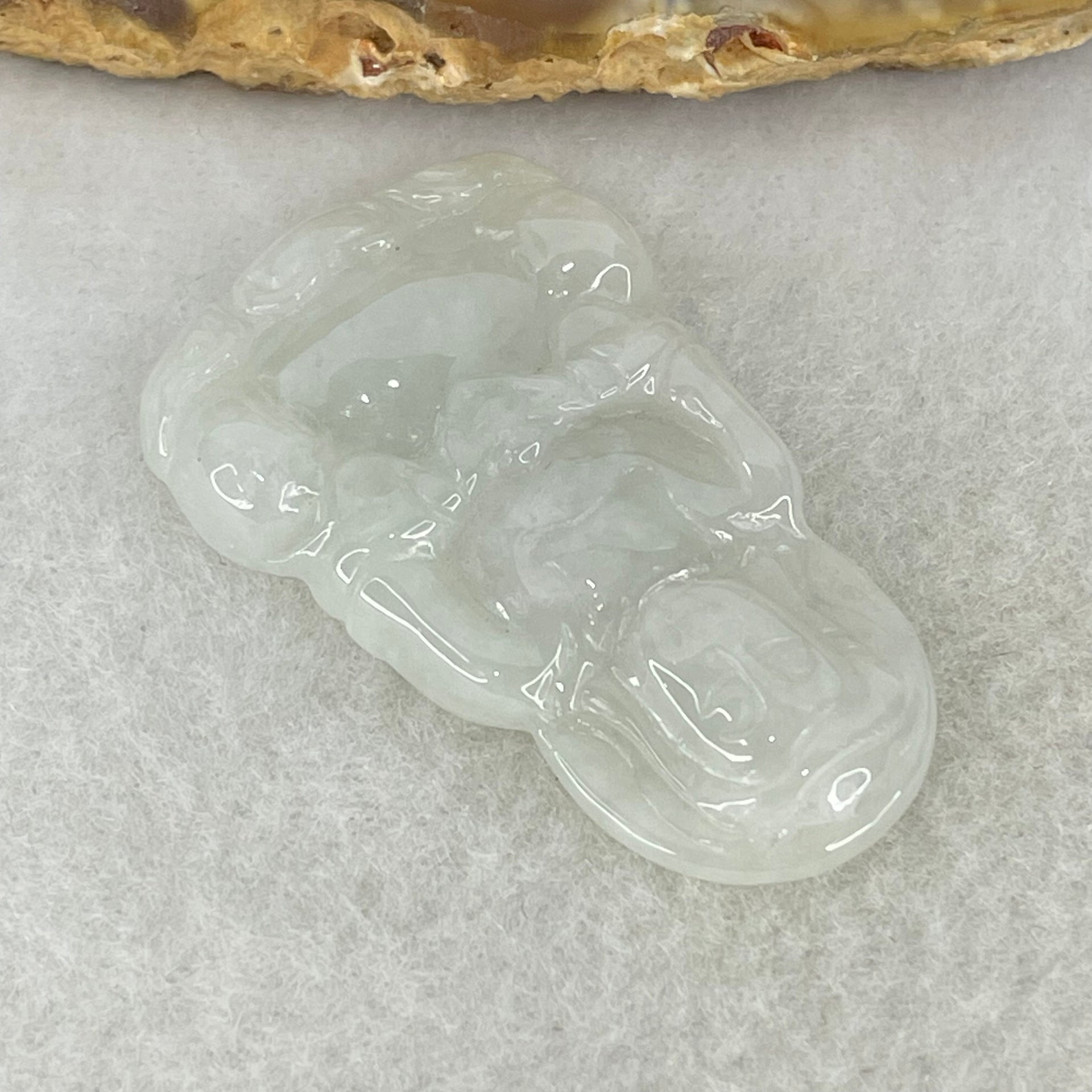 Type A Green Jadeite Guan Yin Pendant 8.30g  41.0 by 25.5 by 5.1mm - Huangs Jadeite and Jewelry Pte Ltd