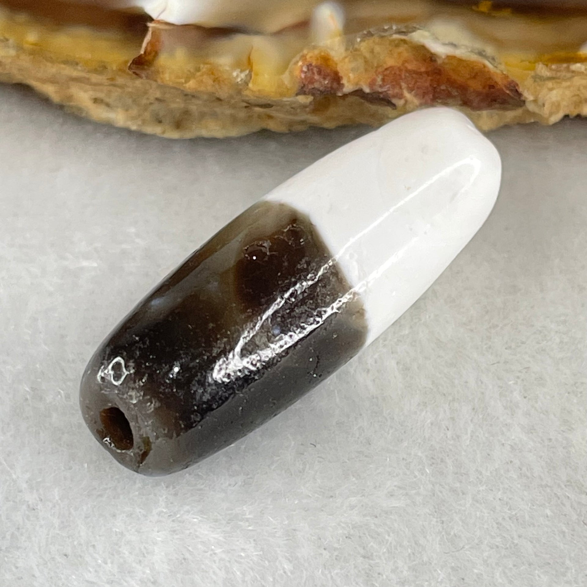 Natural Powerful Tibetan Old Oily Agate 1 Lines Dzi Bead Heavenly Master (Tian Zhu) 4.12g 28.5 by 10.0mm - Huangs Jadeite and Jewelry Pte Ltd