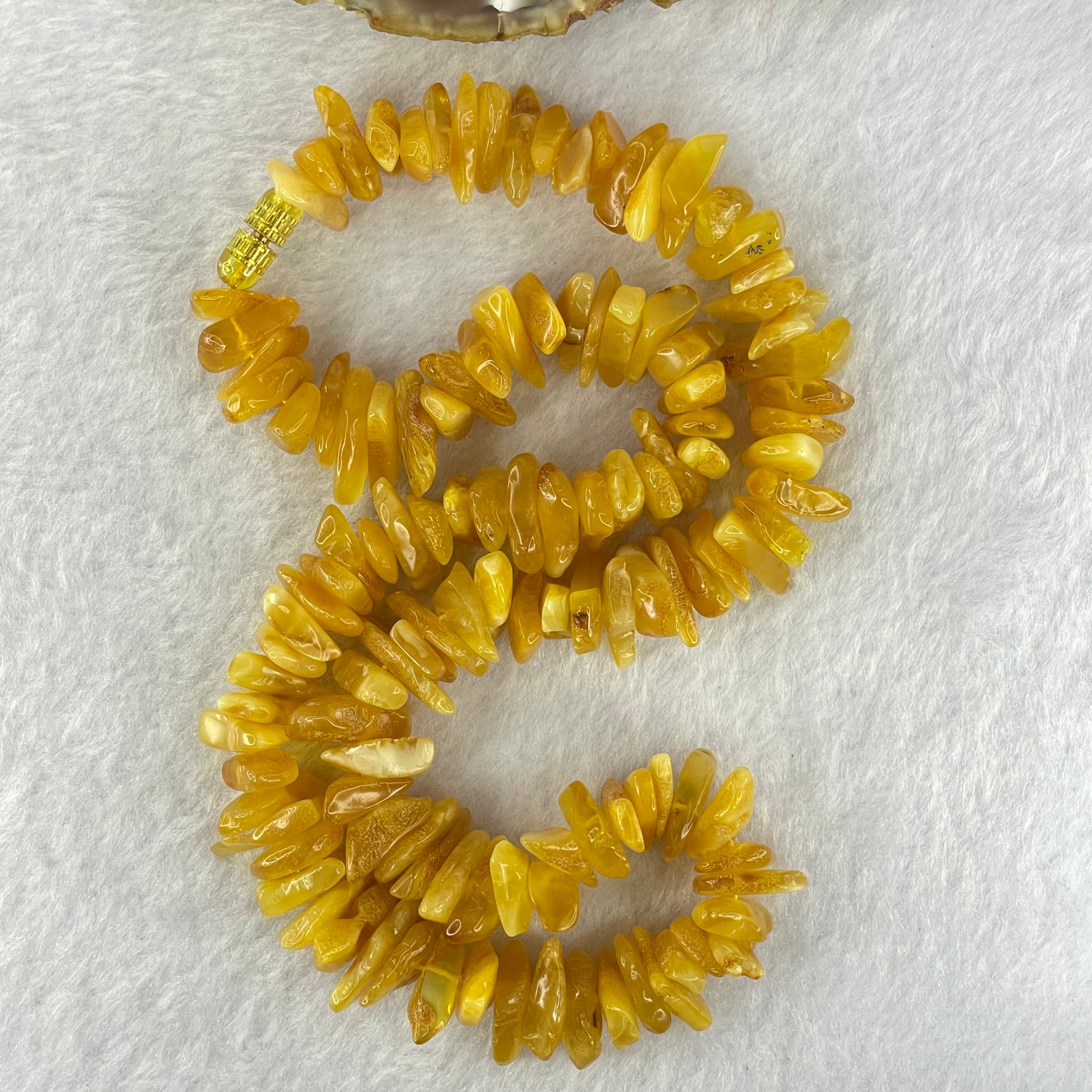 Natural Beeswax Raw Stone Irregular Beads Necklace 天然蜜蜂蜡原石项链 40.29g 46cm 21.7 by 8.5 by 5.8mm 12.1 by 8.7 by 3.2mm 122pcs - Huangs Jadeite and Jewelry Pte Ltd