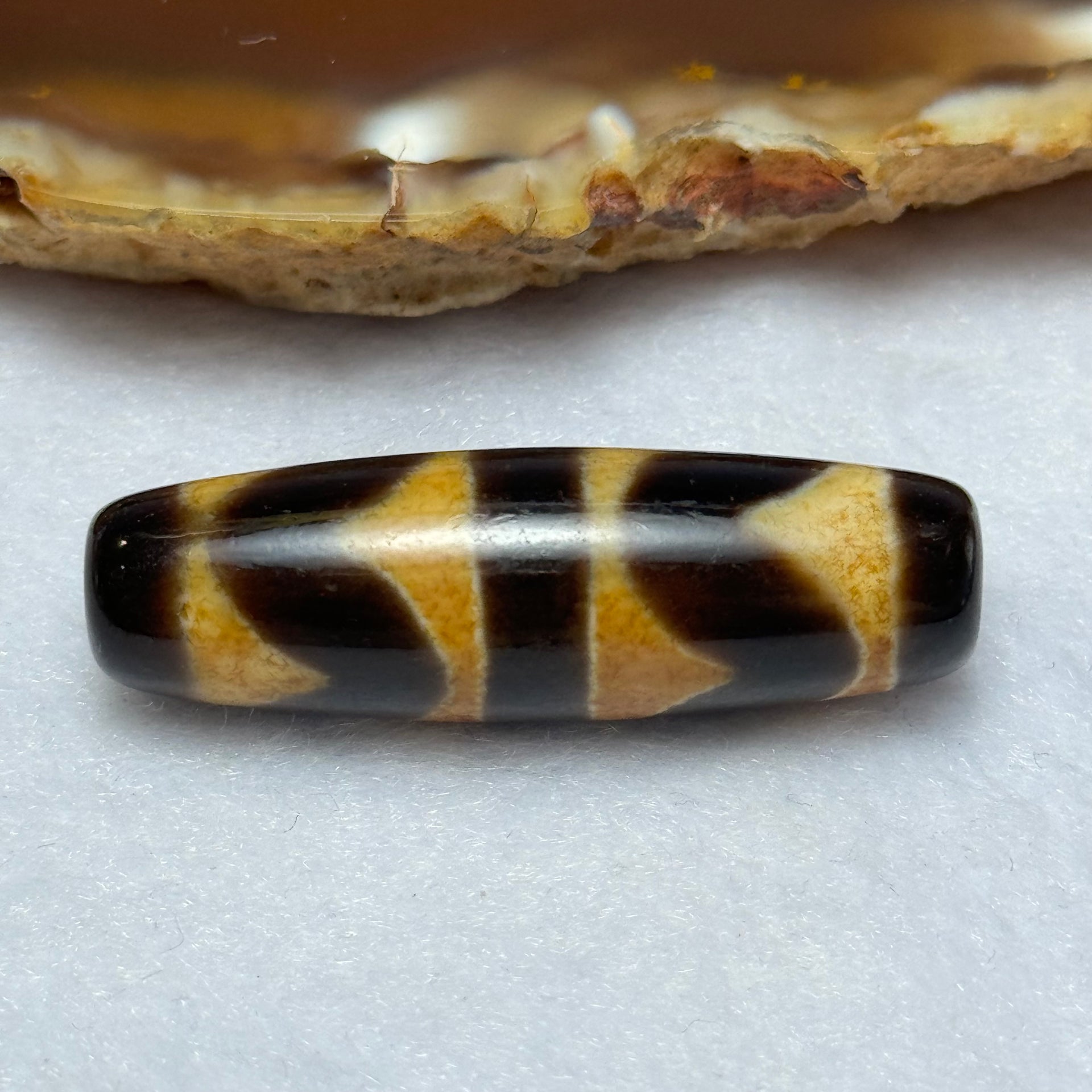 Natural Powerful Tibetan Old Oily Agate Double Tiger Tooth Daluo Dzi Bead Heavenly Master (Tian Zhu) 虎呀天诛 7.82g 37.7 by 11.7mm - Huangs Jadeite and Jewelry Pte Ltd