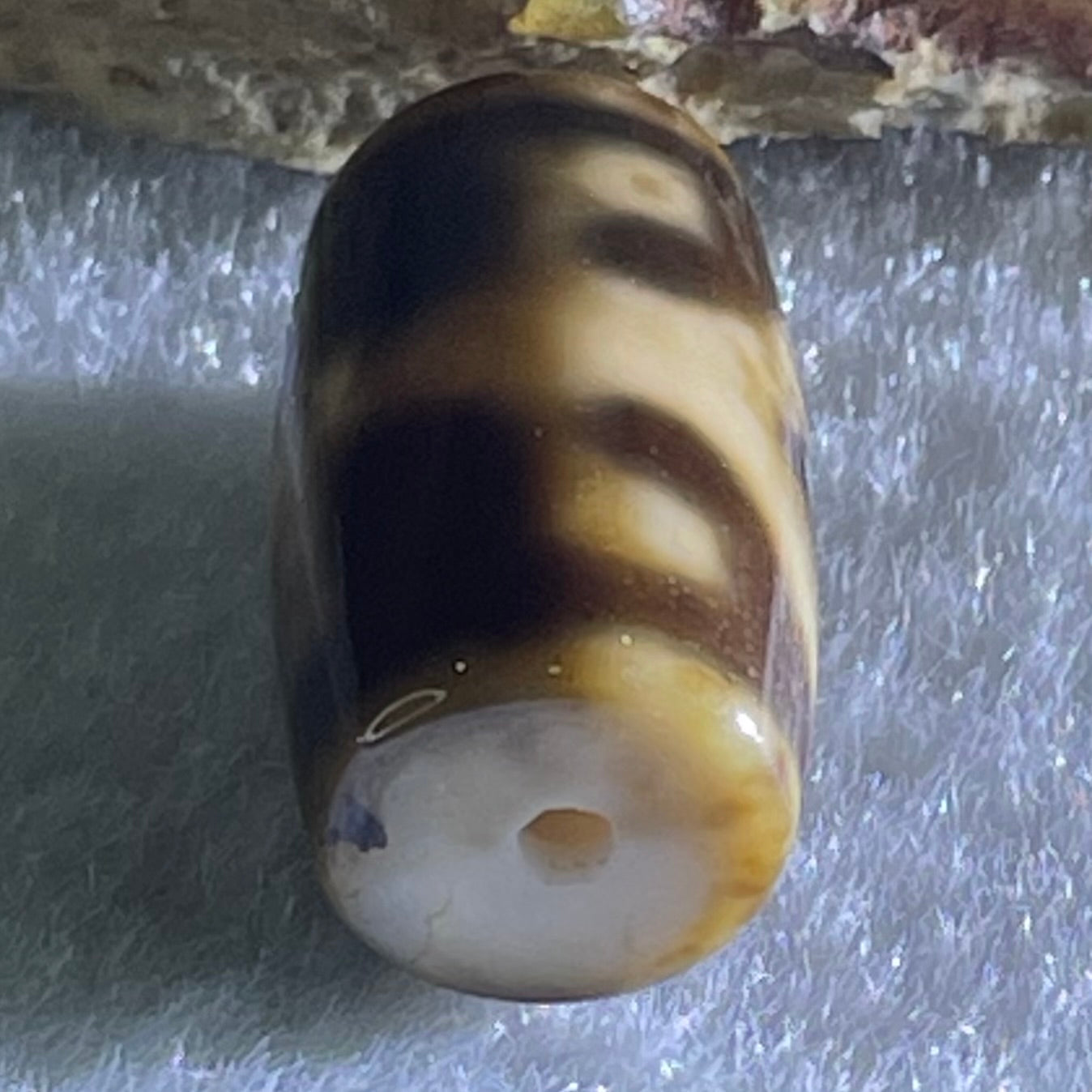 Natural Powerful Tibetan Old Oily Agate Patina Guiren Tairen Human Dzi Bead Totem Amulet Heavenly Master (Tian Zhu) 贵人天诛 4.88g 19.8 by 11.8mm - Huangs Jadeite and Jewelry Pte Ltd