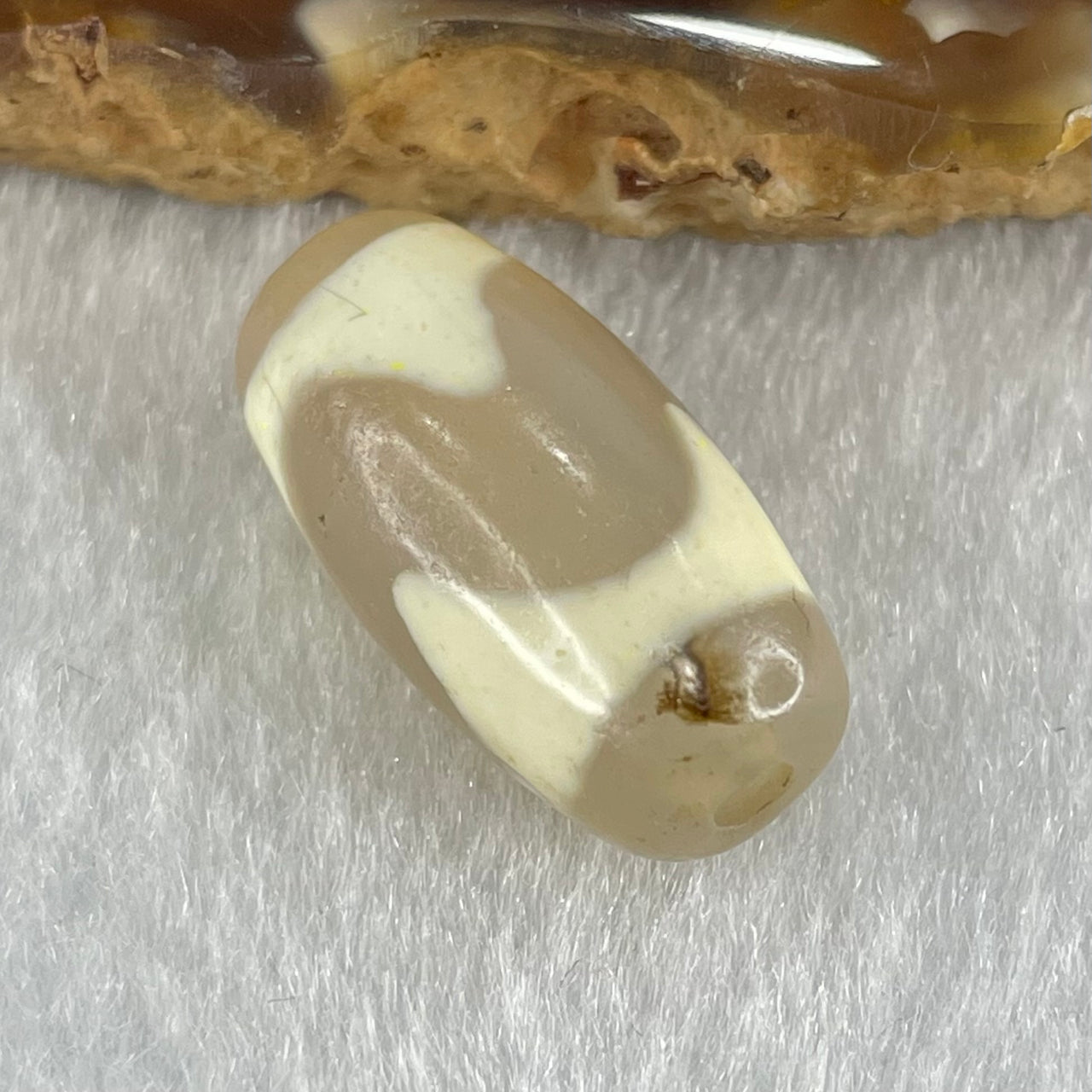 Natural Powerful Tibetan Old Oily Agate Tiger Tooth Daluo Dzi Bead Heavenly Master (Tian Zhu) 虎呀天诛 3.02g 19.8 by 10.3mm - Huangs Jadeite and Jewelry Pte Ltd
