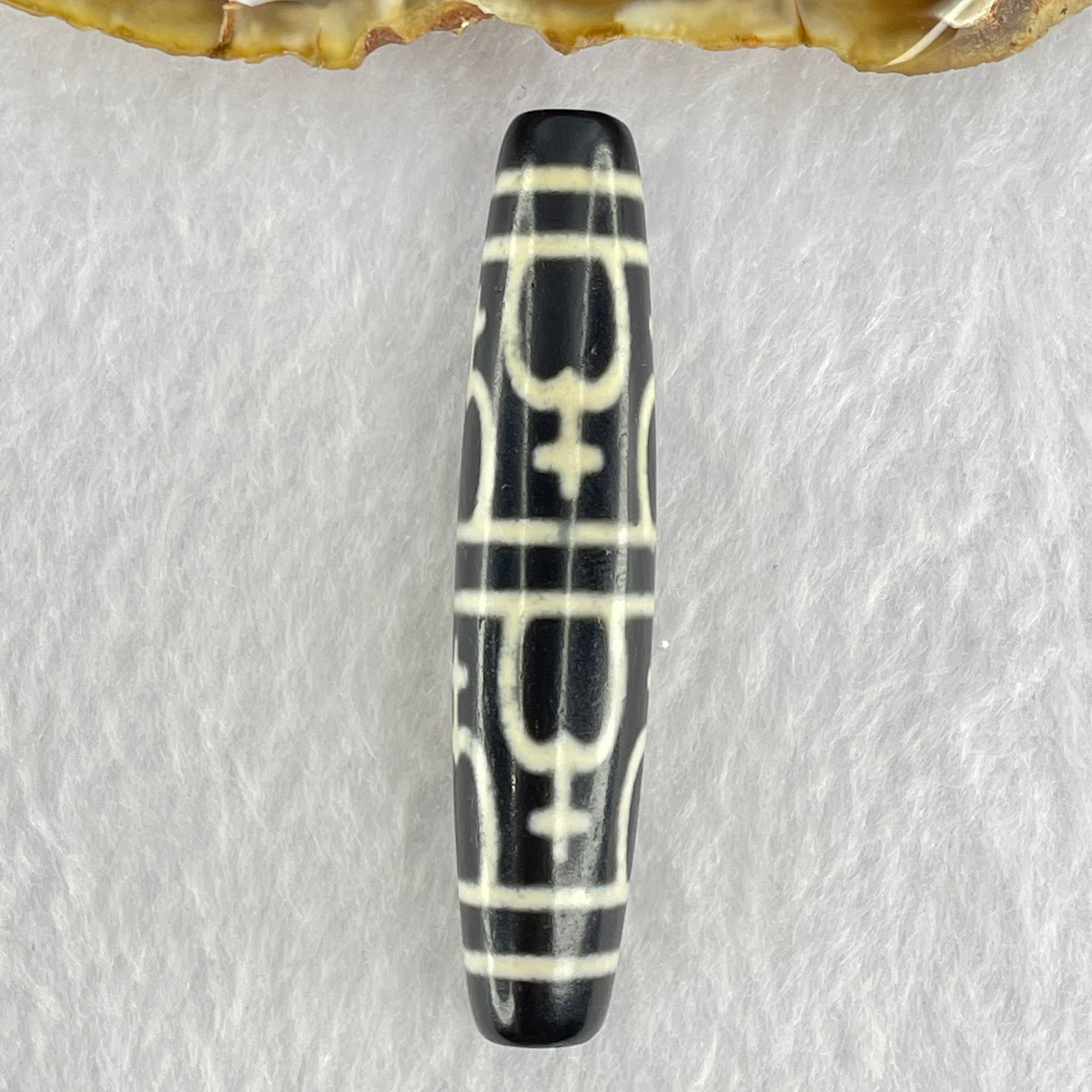Natural Powerful Tibetan Old Oily Agate 8 Nectar Vessel Dzi Bead Heavenly Master (Tian Zhu) 花蜜容器眼天珠 14.15g 58.0 by 12.6mm - Huangs Jadeite and Jewelry Pte Ltd