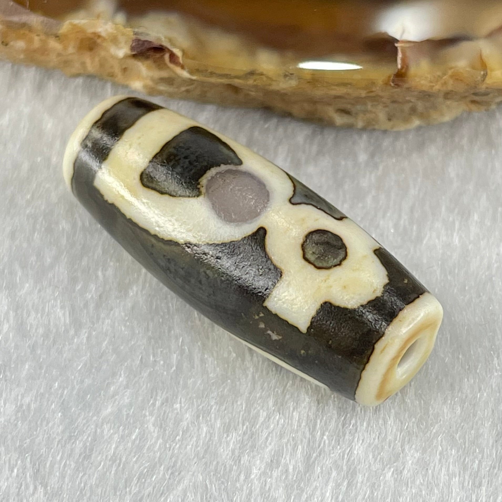 Natural Powerful Tibetan Old Oily Agate Double Cai Shen Dzi Bead Heavenly Master (Tian Zhu) 双财神长天珠 5.67g 28.8 by 11.4mm - Huangs Jadeite and Jewelry Pte Ltd