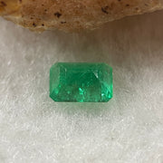 Natural Colombia Vivid Green Emerald (Beryl) Cut-Cornered Rectangular Step cut 0.47ct 5.6 by 3.9 by 2.8mm - Huangs Jadeite and Jewelry Pte Ltd