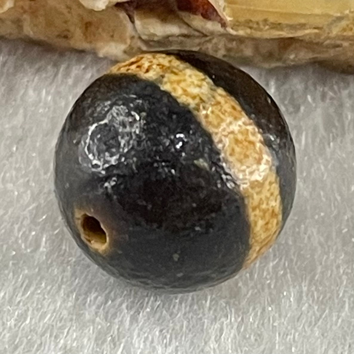 Natural Powerful Tibetan Old Oily Agate 1 Lines Dzi Bead Heavenly Master (Tian Zhu) 1.54g 10.4 by 10.5mm - Huangs Jadeite and Jewelry Pte Ltd