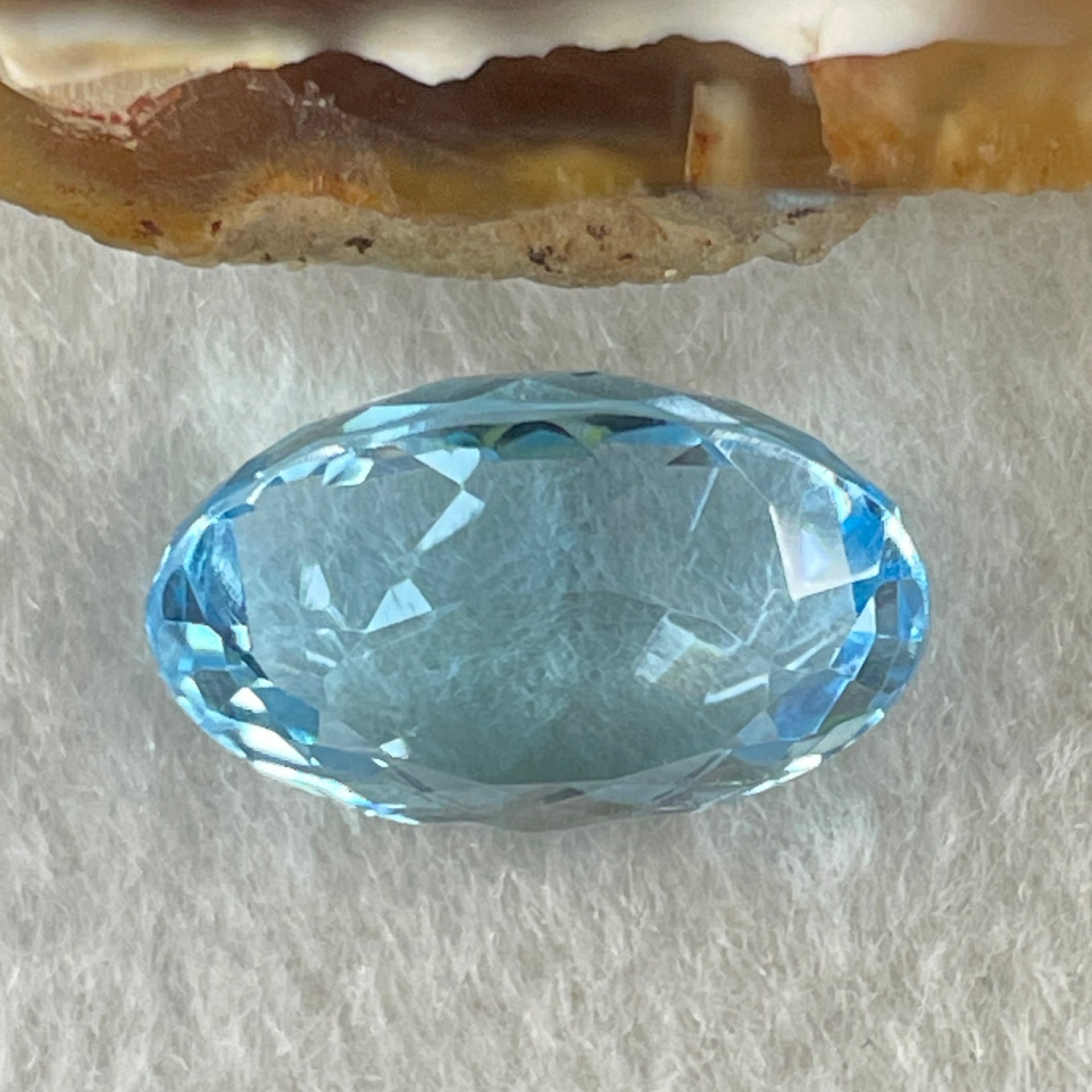 Natural Sky Blue Topaz Oval Shape 15.57ct 17.1 by 12.4 by 8.6mm - Huangs Jadeite and Jewelry Pte Ltd
