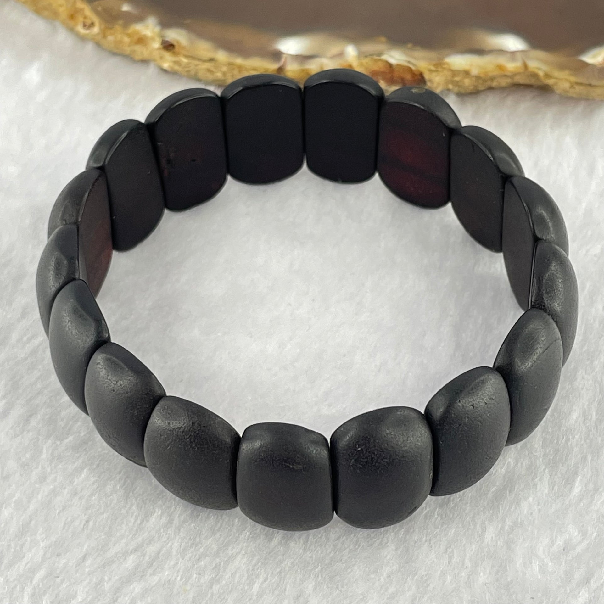 Natural Dark Matt Black Red Amber Shou Pai Bracelet 天然天翁琥珀手牌手链 17.85g 17.5cm 19.5 by 13.9 by 6.6mm 17pcs - Huangs Jadeite and Jewelry Pte Ltd