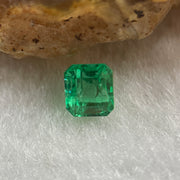 Natural Colombia Green Emerald (Beryl) Cut-Cornered Rectangular step cut 0.66ct 5.2 by 4.6 by 3.9mm - Huangs Jadeite and Jewelry Pte Ltd