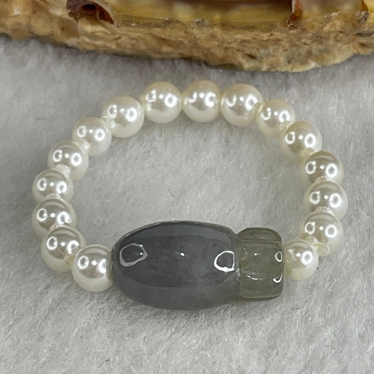 Natural Type A Wuji Grey Jadeite Carrot with Faux Pearl Beads Elastic Ring 2.17g 13.4 by 7.1mm