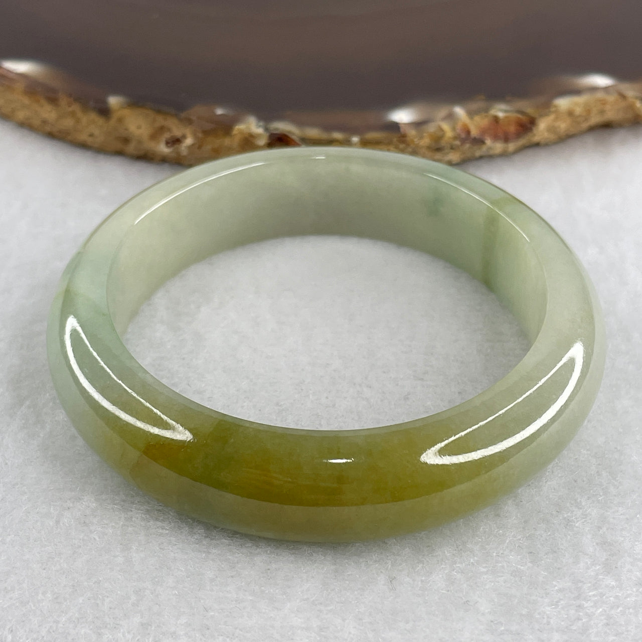 Certified Type A Jelly Light Green with Yellowish Jadeite Bangle | Untreated Dewy Guo Gao Huang Fei Fei Cui Bangle (56.37g | Inner Diameter 52.1mm | 13.5 x 8.2mm) (Internal Line)