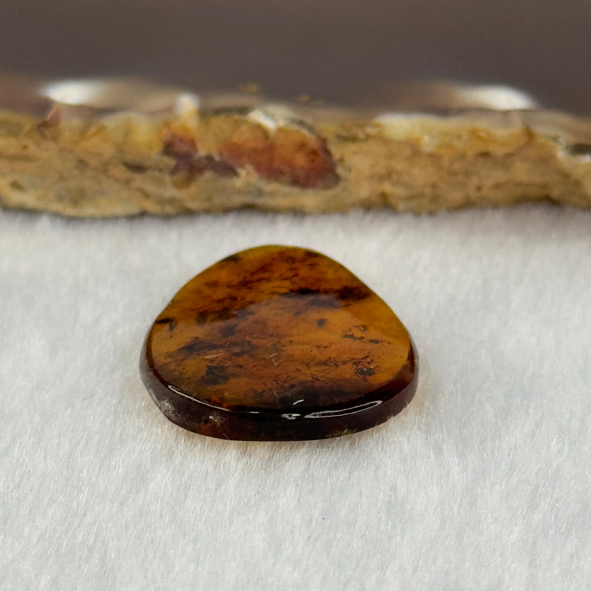 Natural Amber for Setting 1.30g 27.4 by 19.6 by 4.0mm - Huangs Jadeite and Jewelry Pte Ltd
