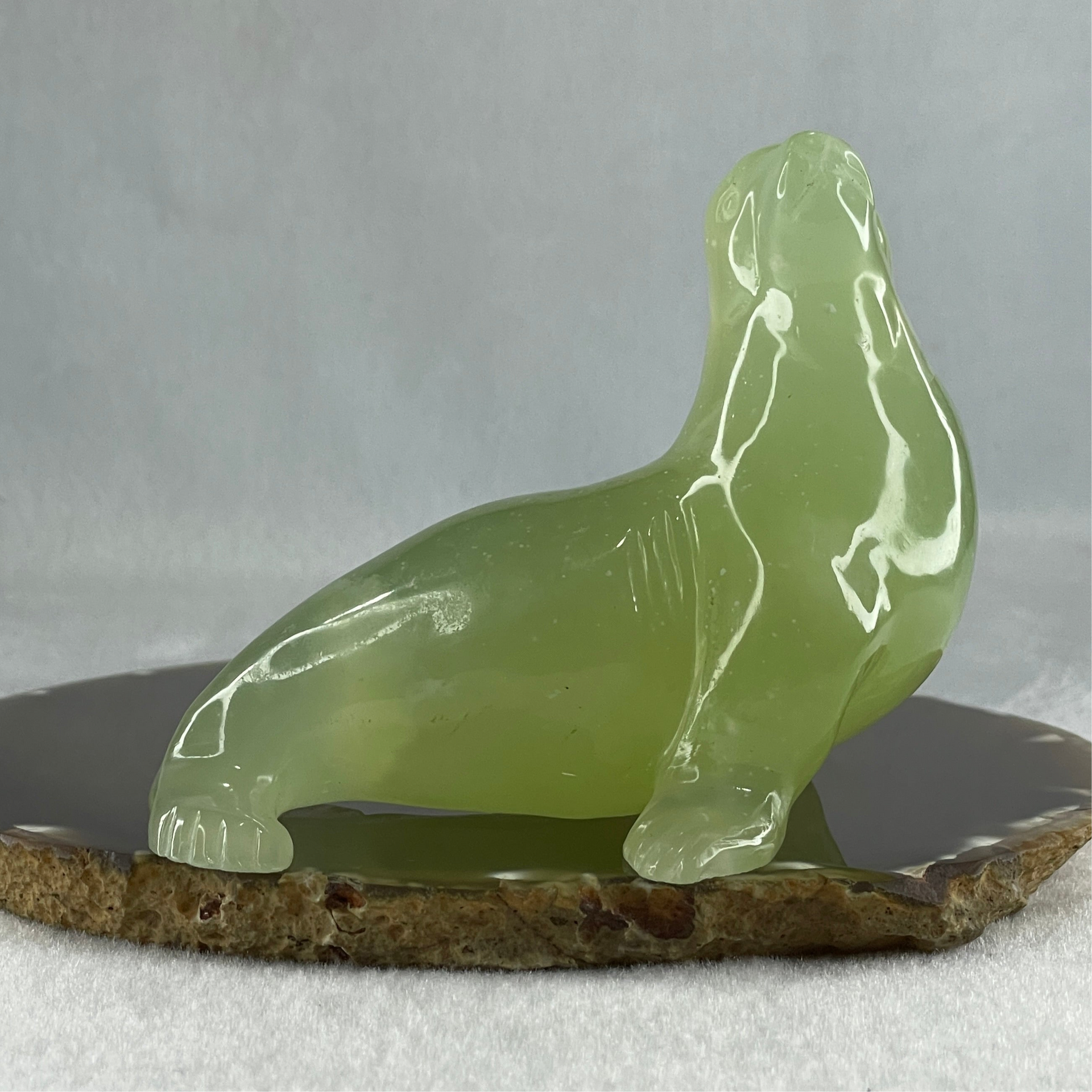Natural Green Serpentine Seal Display 280.3g 98.5 by 72.8 by 82.4mm - Huangs Jadeite and Jewelry Pte Ltd