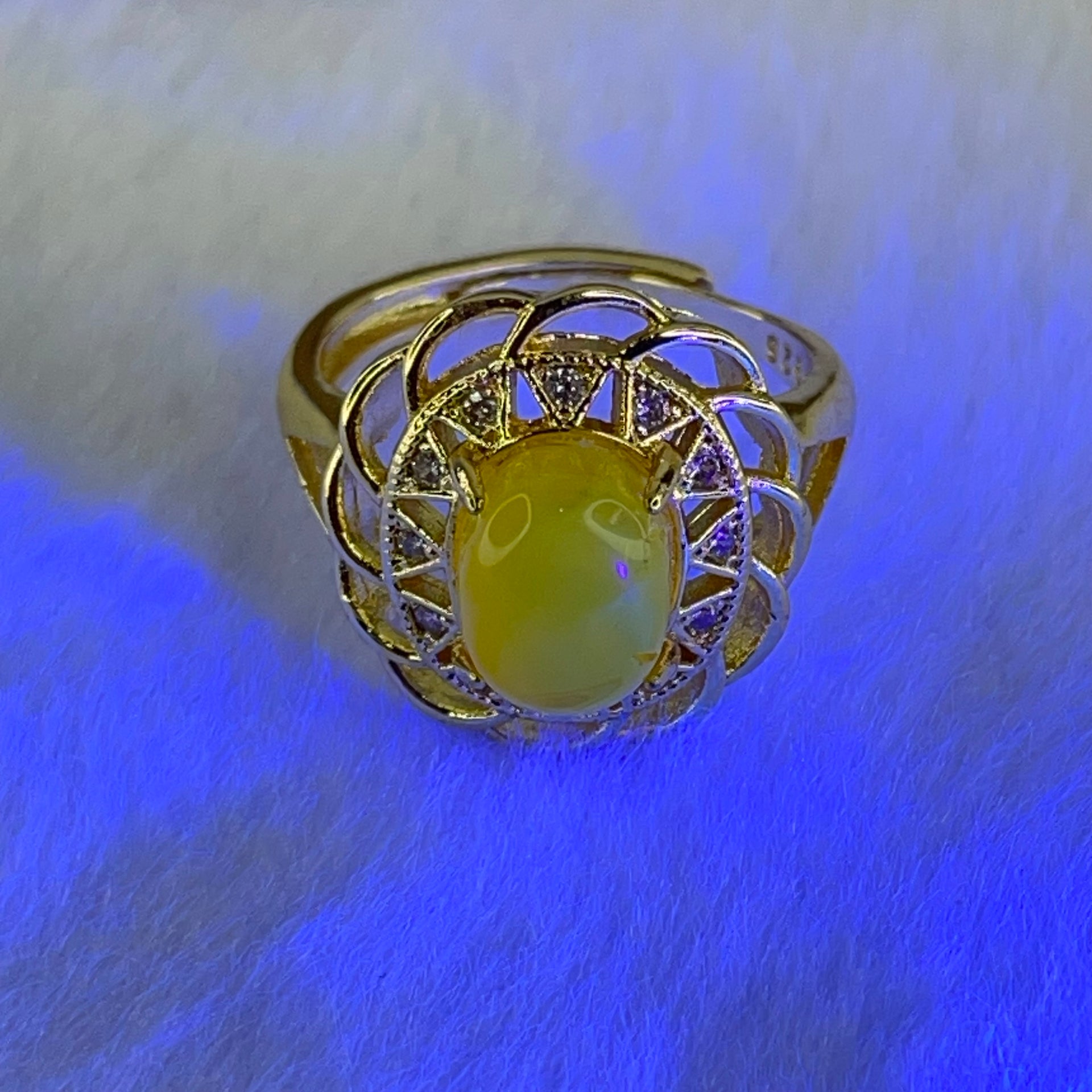 Natural Golden Yellow Amber With Crystals in Sliver Gold Color Ring (Adjustable Size) 3.68g 9.2 by 7.5 by 6.0mm - Huangs Jadeite and Jewelry Pte Ltd